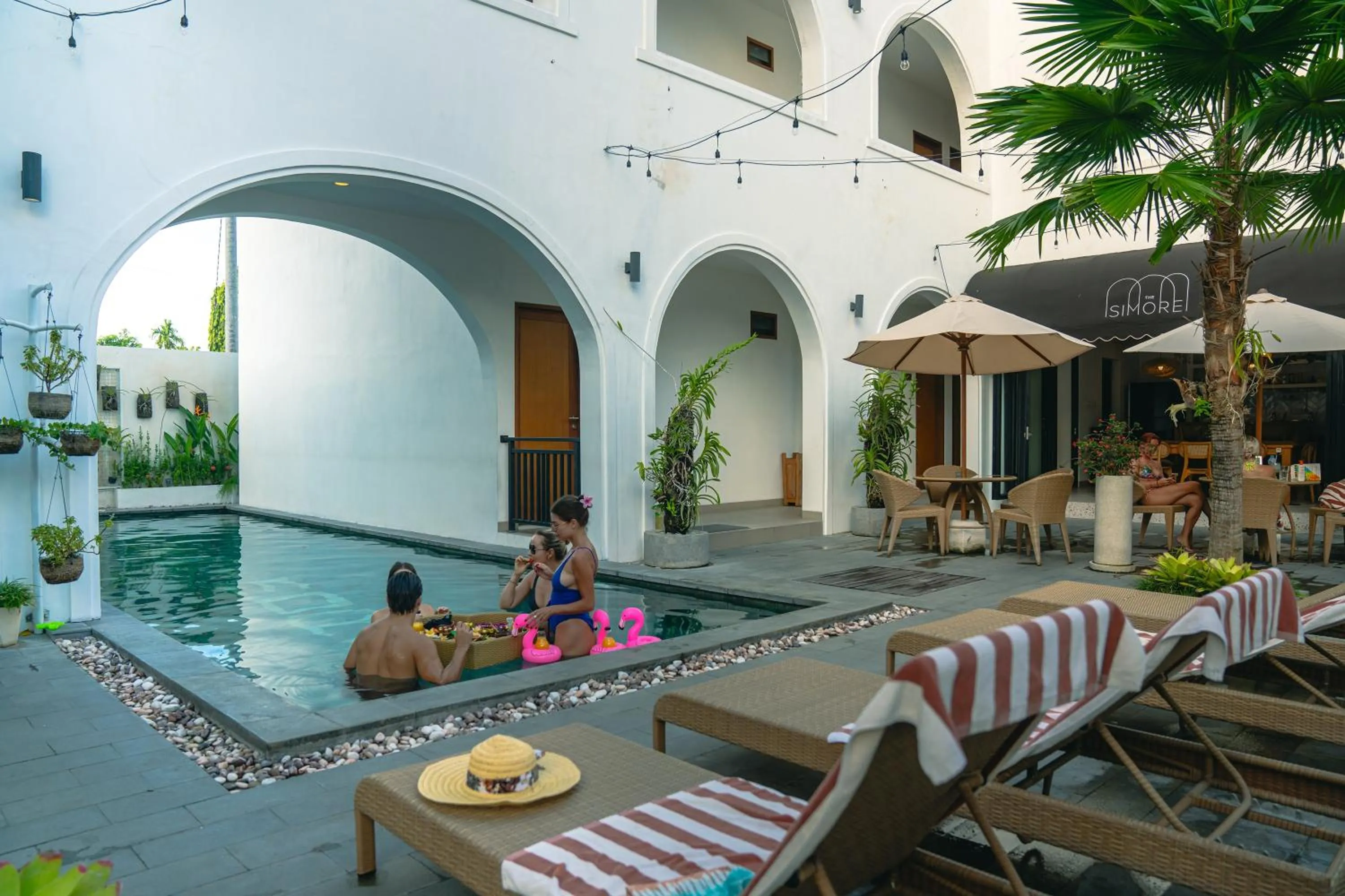 Swimming pool in The Simore