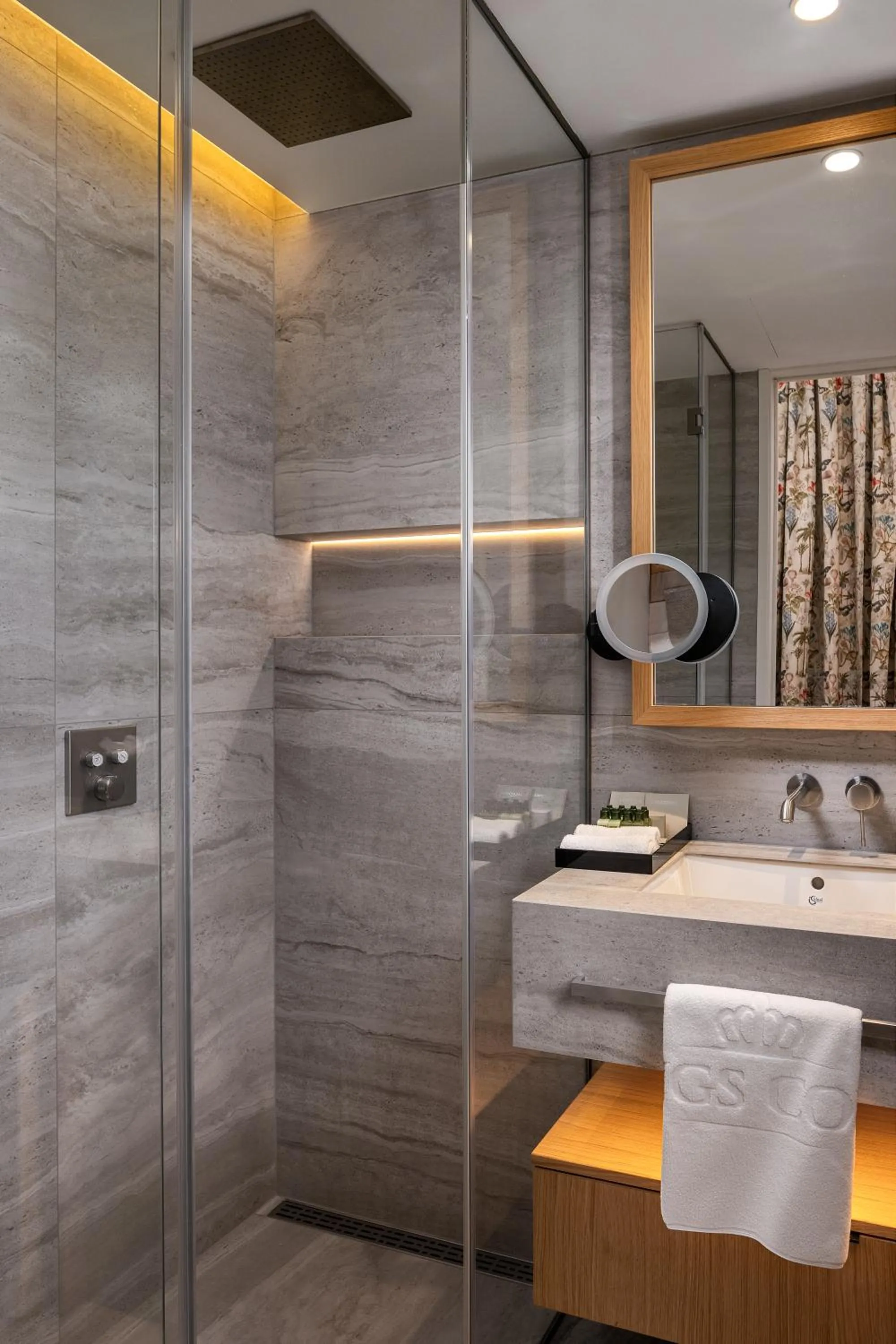 Shower in R16 Residences Prague