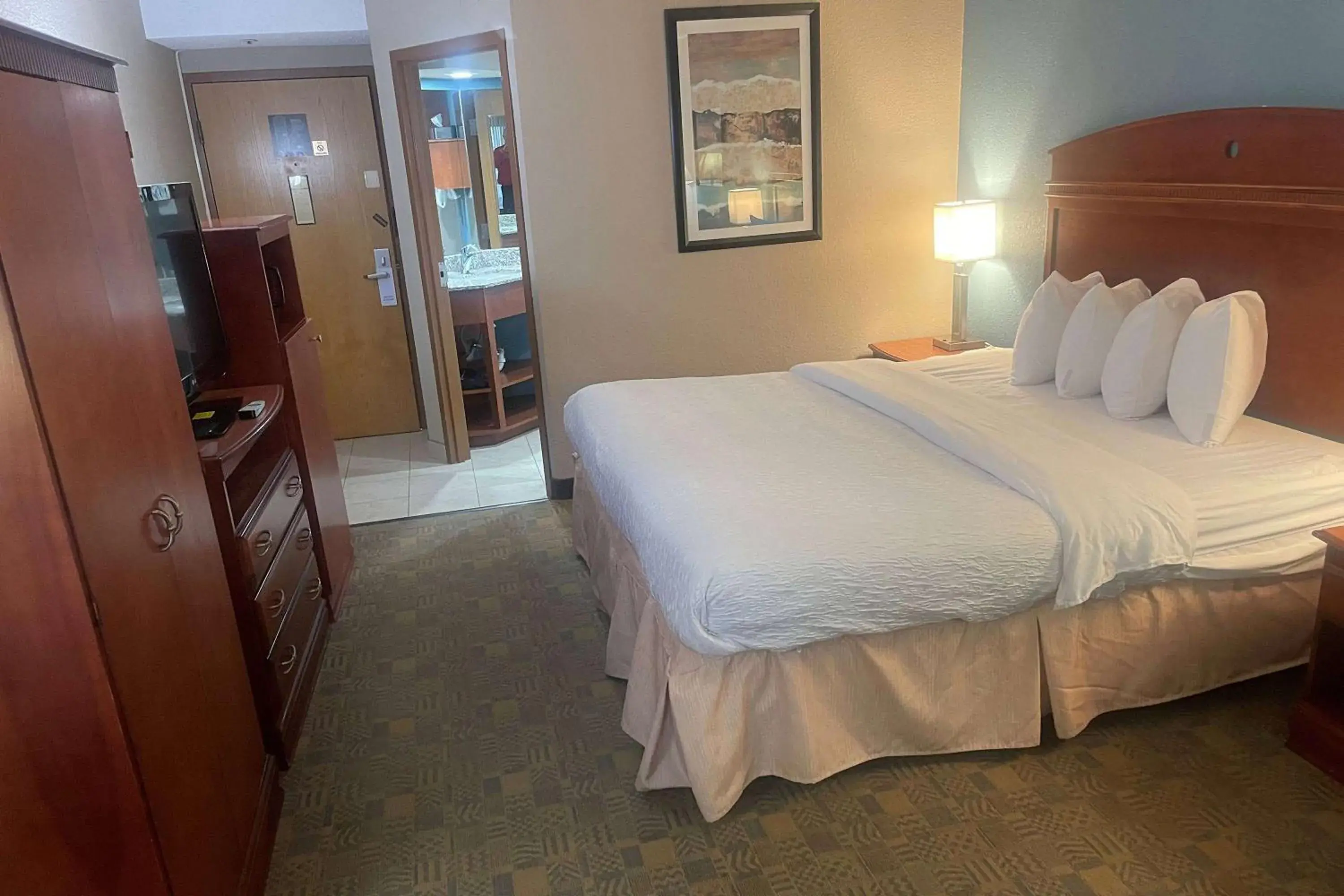 Photo of the whole room, Bed in The Best Western Plus Dayton Northwest