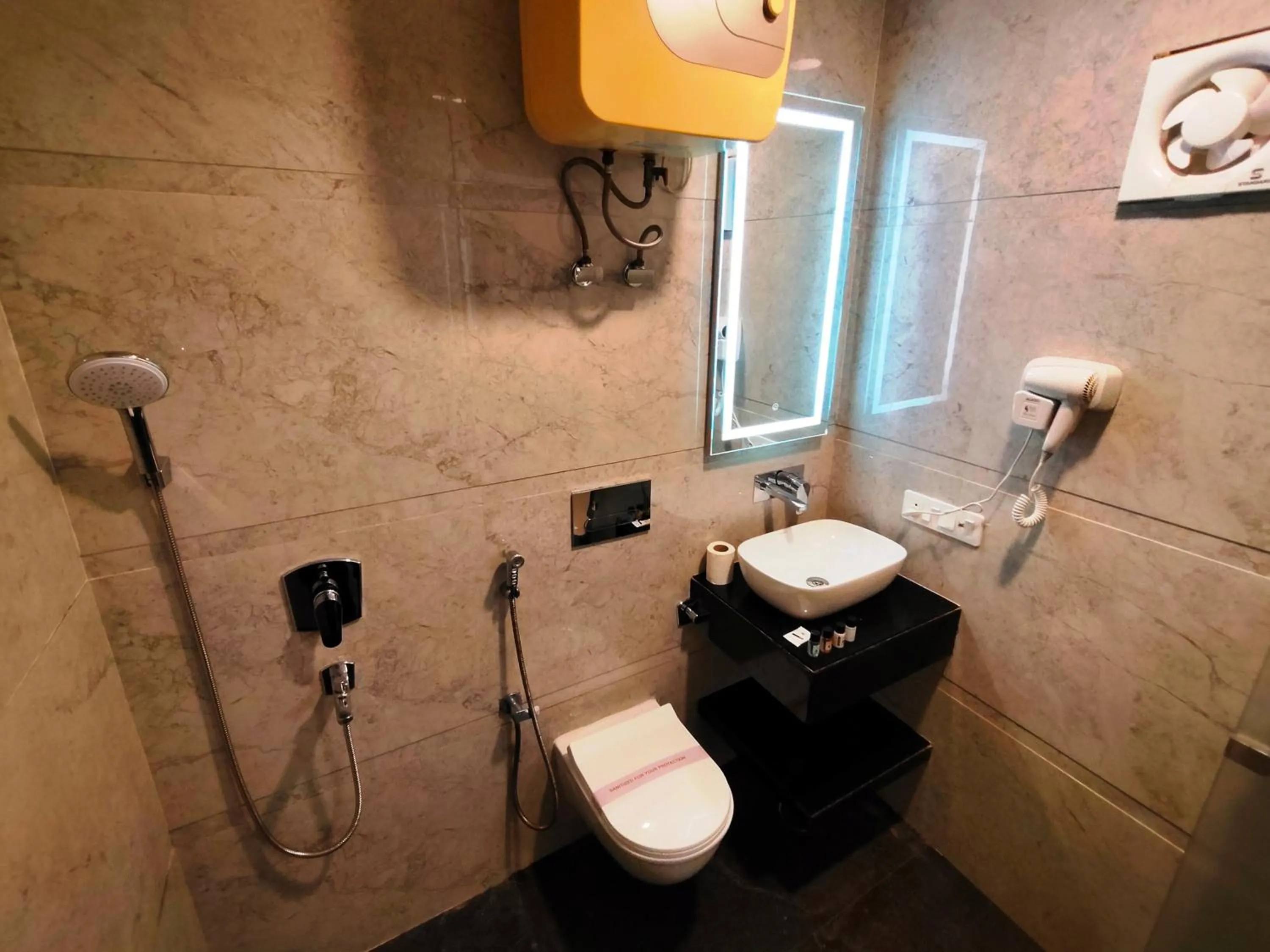 Bathroom in HOTEL SHYAM PALACE INDIA AGRA