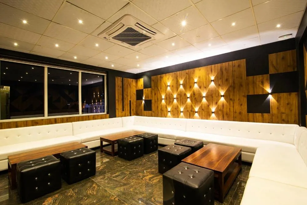 Property building in Hotel White Rock