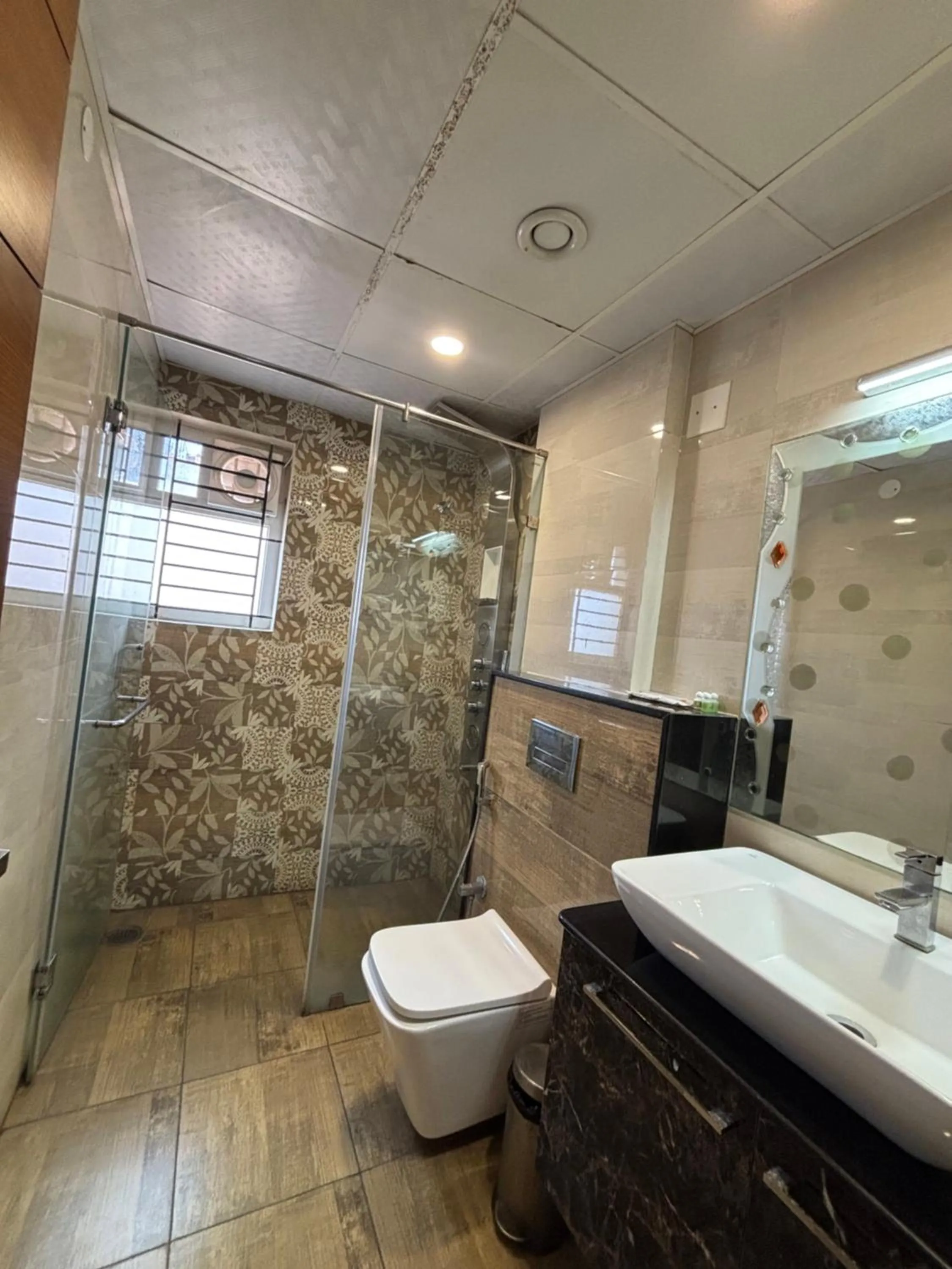 Shower in Hotel White Rock