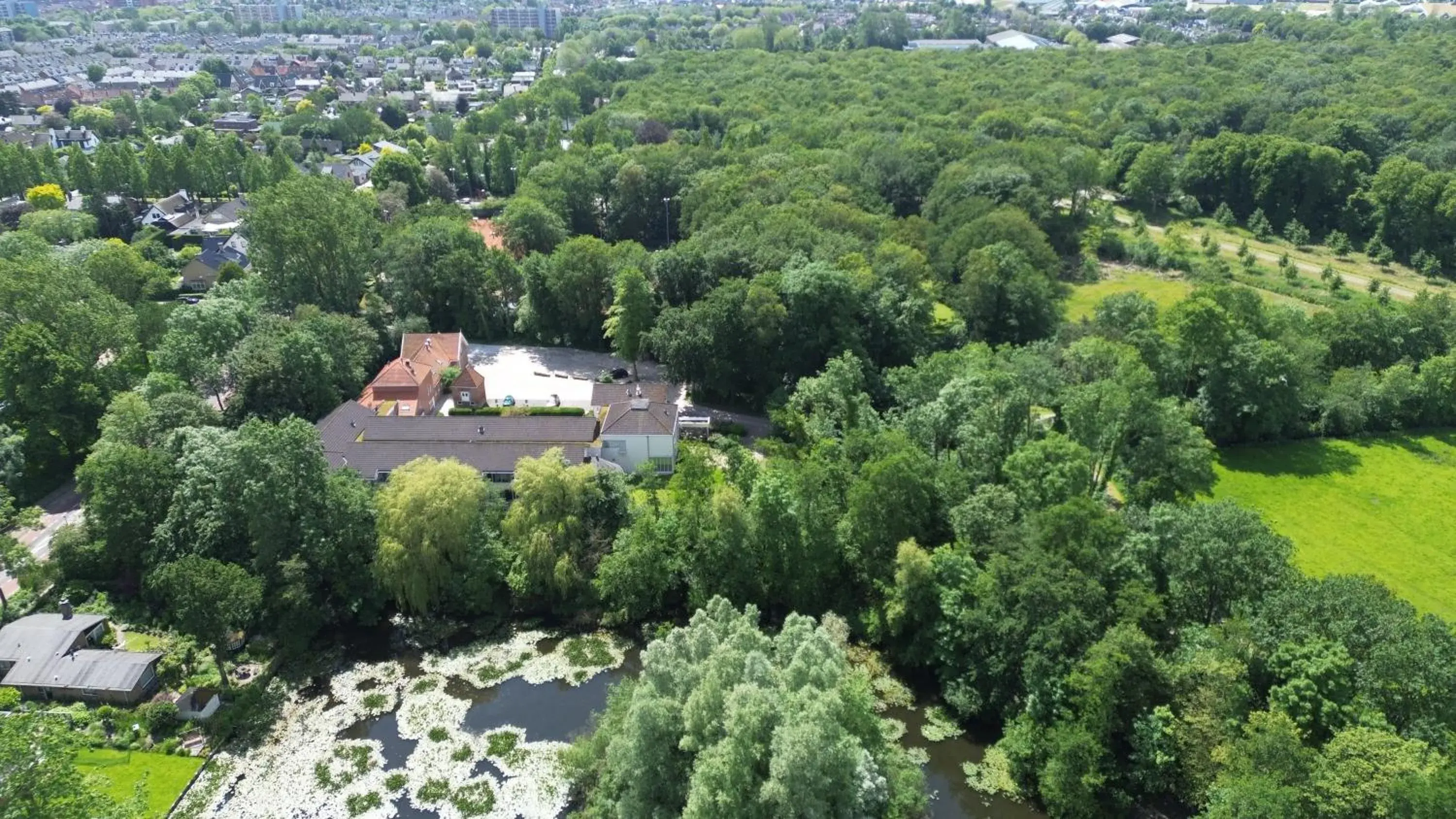 Property building in Hotel Heemskerk Property building in Hotel Heemskerk