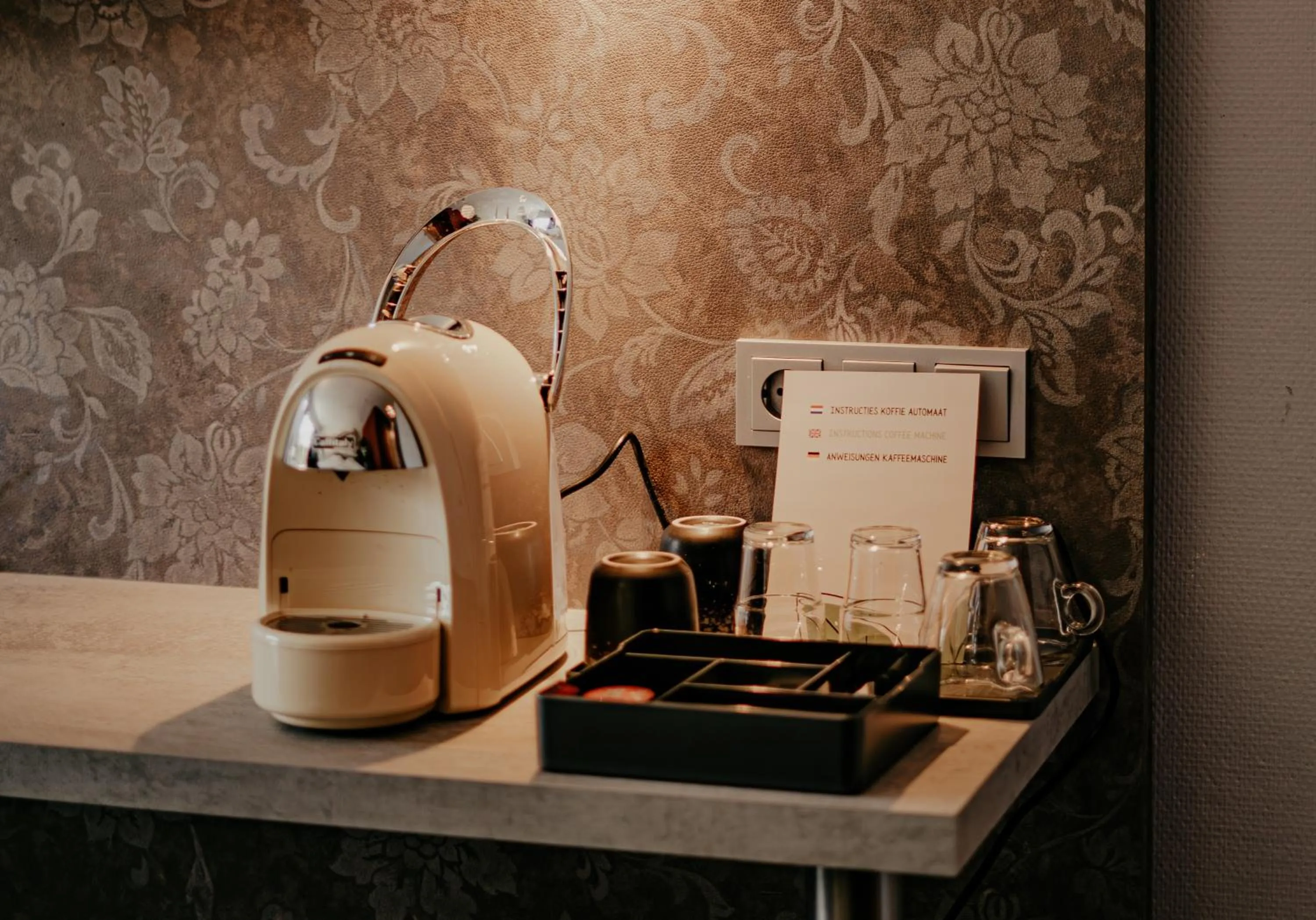 Coffee/tea facilities in Hotel Heemskerk