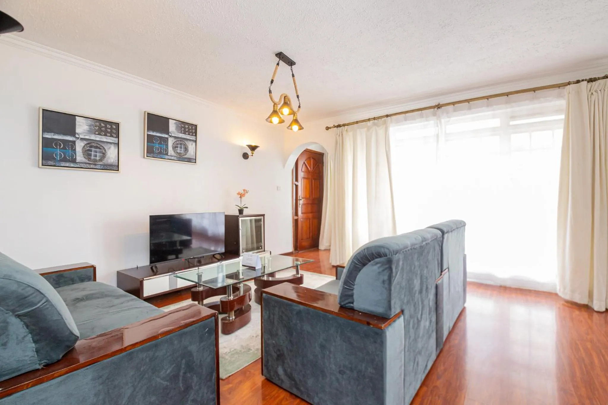 TV and multimedia in Eldon Apartments & Suites