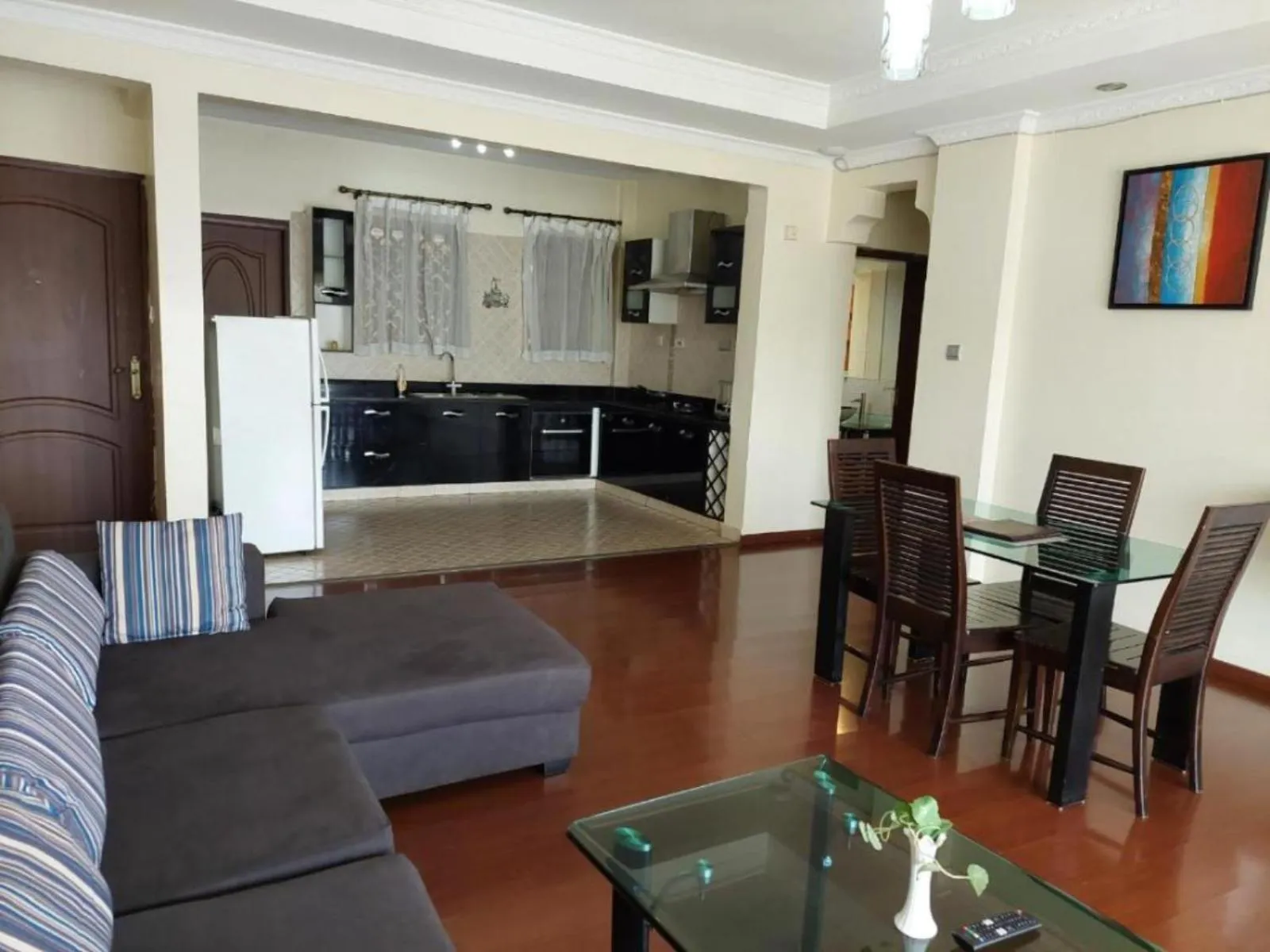 Kitchen or kitchenette in Eldon Apartments & Suites