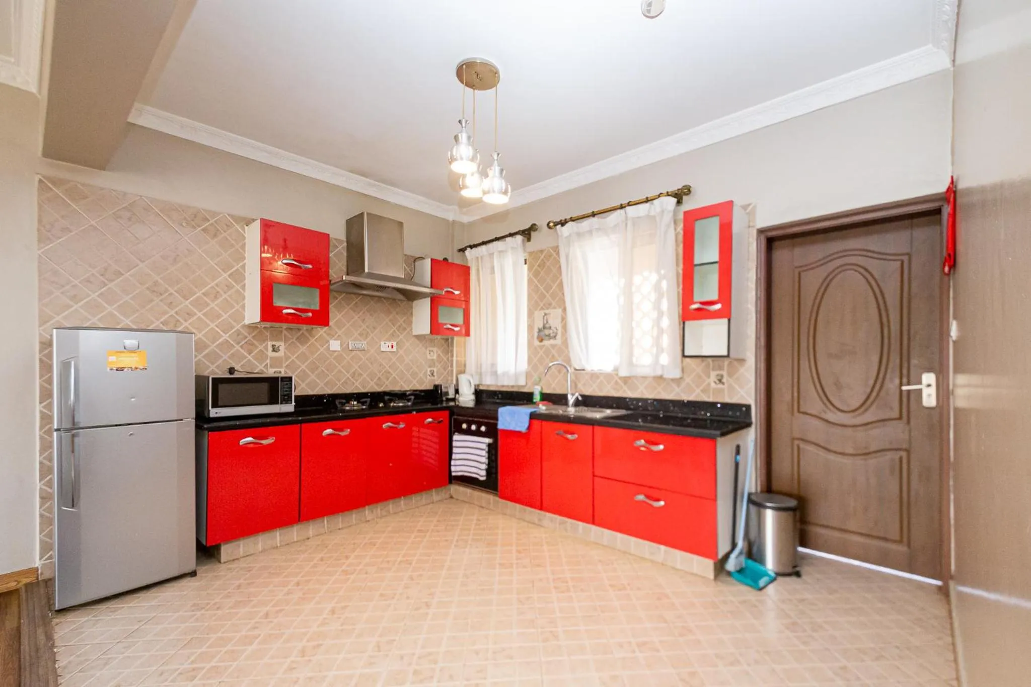 Kitchen or kitchenette in Eldon Apartments & Suites