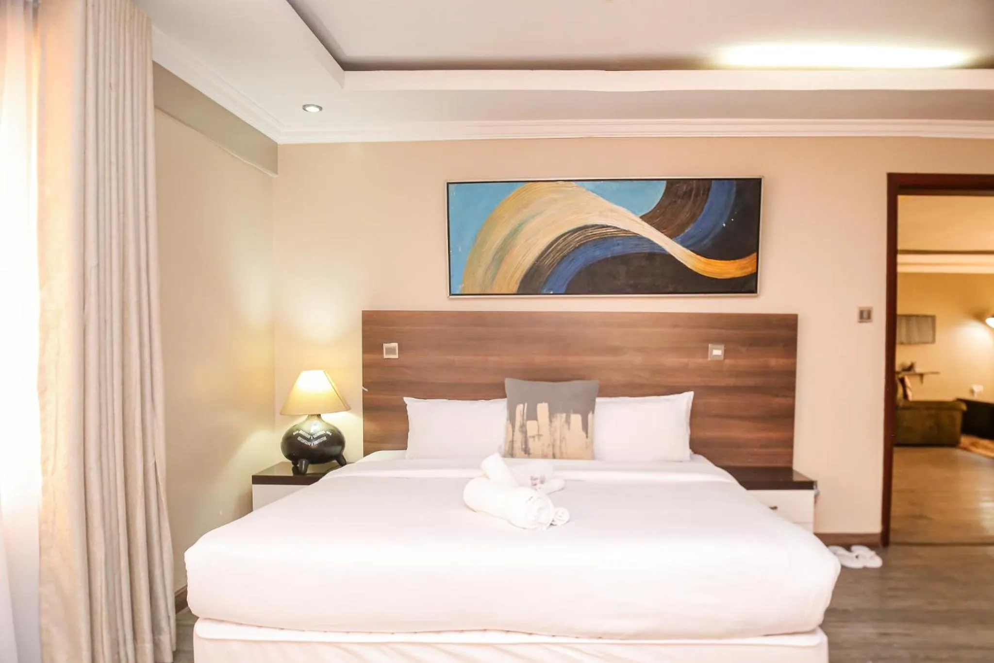 Bed in Eldon Apartments & Suites