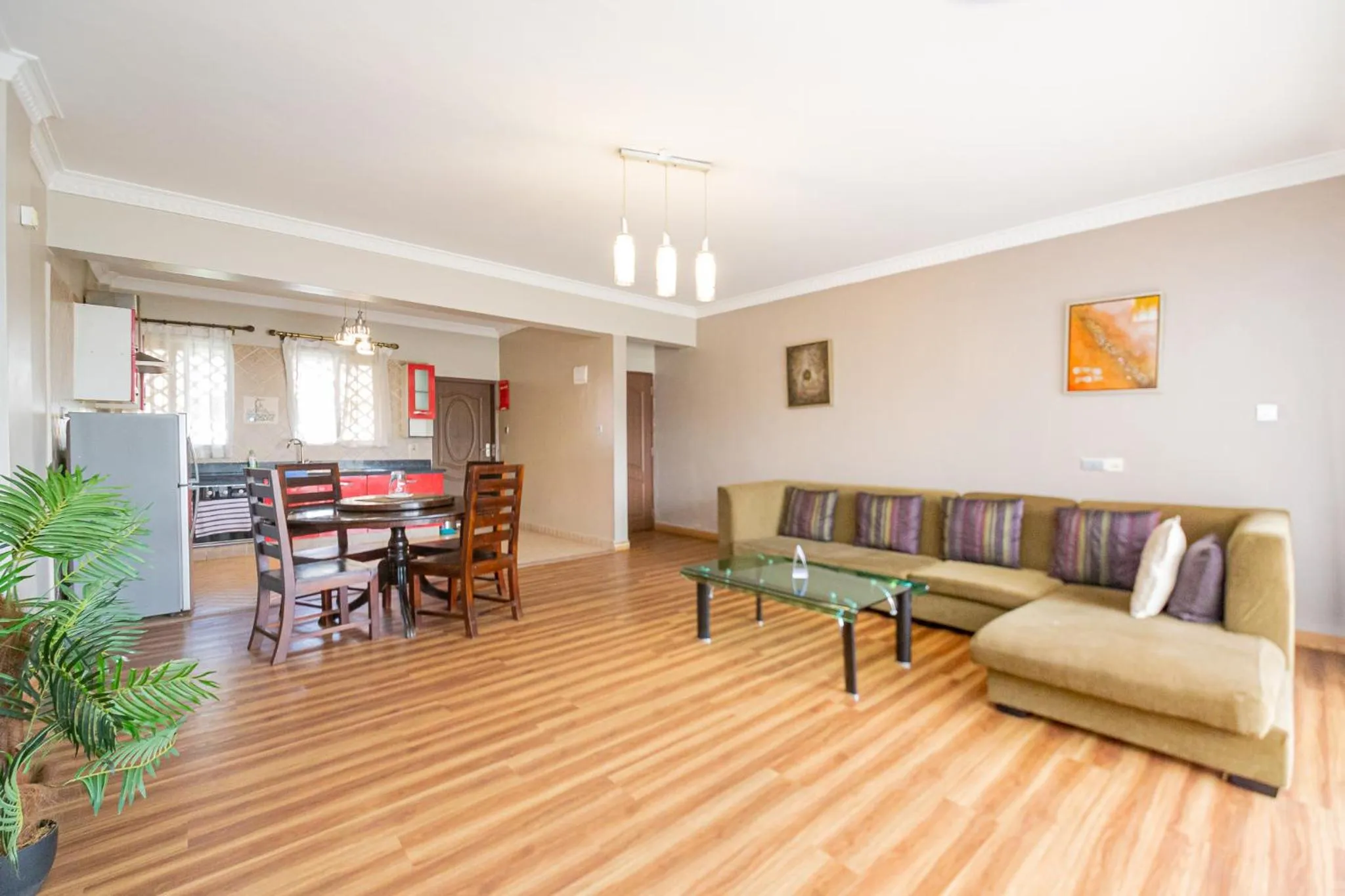 Seating area in Eldon Apartments & Suites