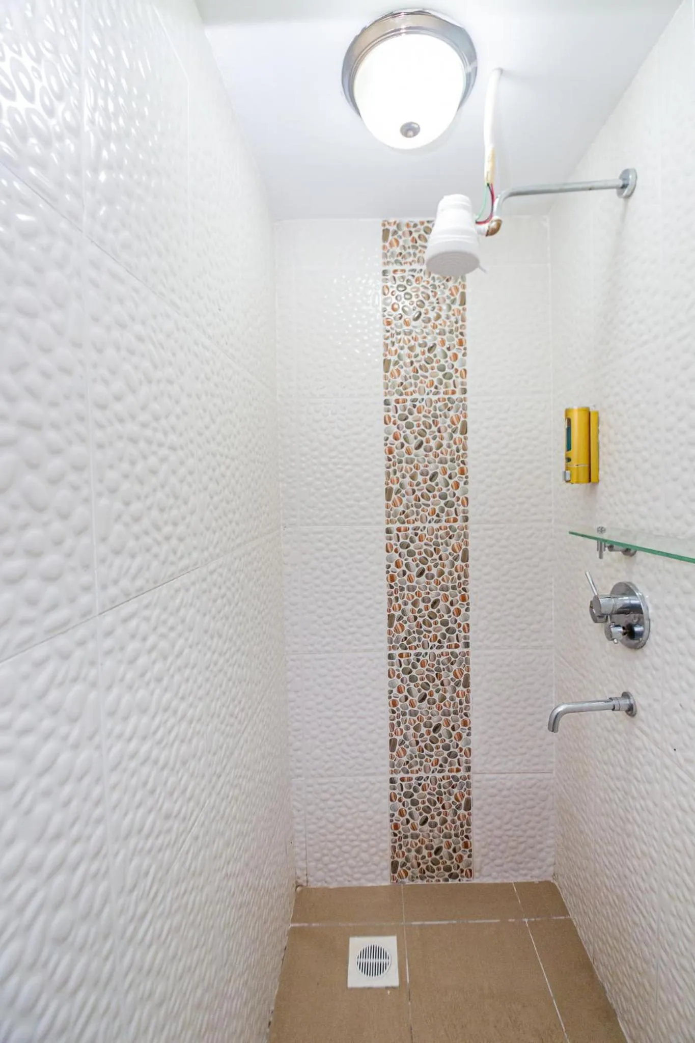 Shower in Eldon Apartments & Suites