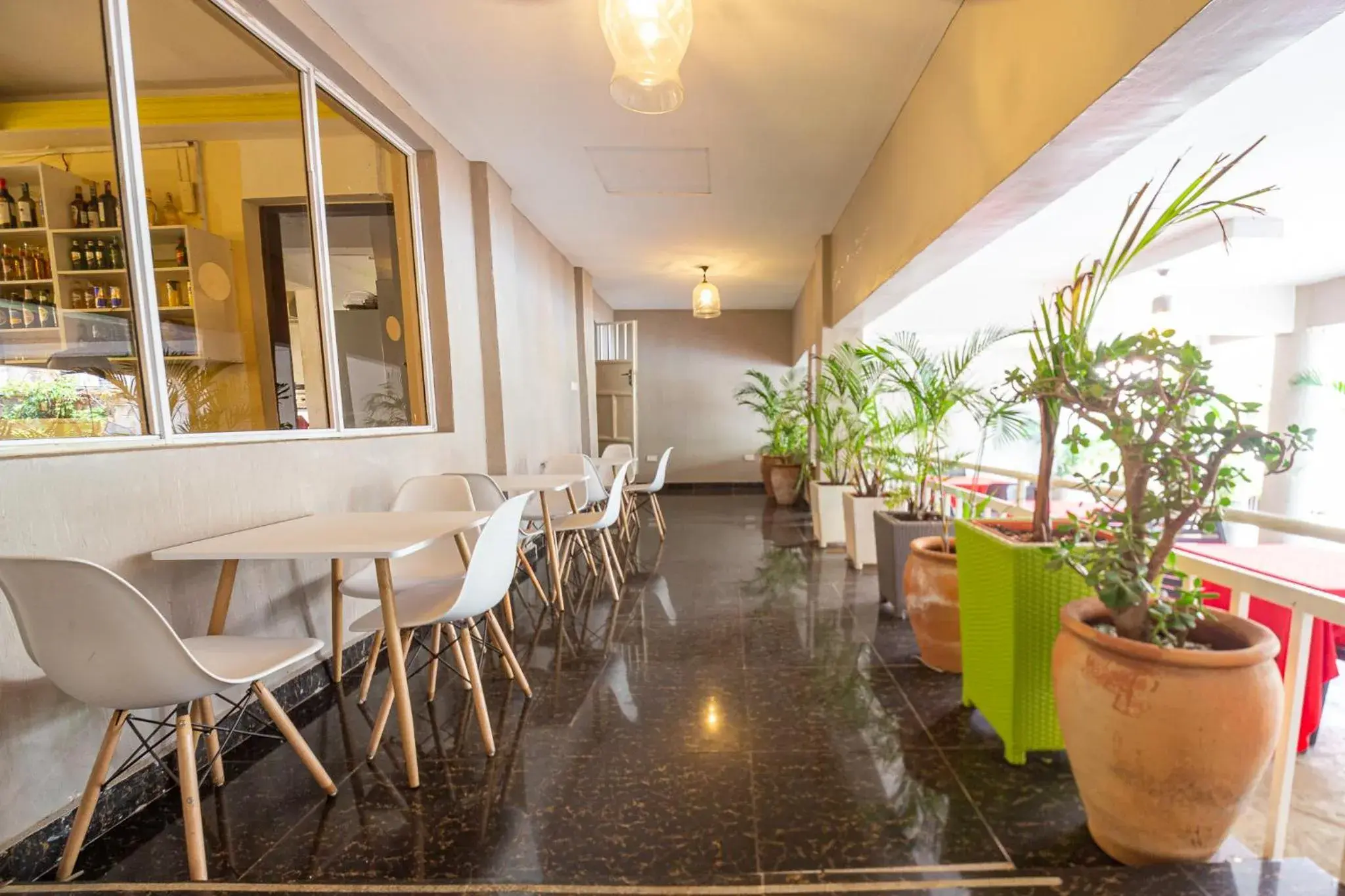 Restaurant/places to eat in Eldon Apartments & Suites Restaurant/places to eat in Eldon Apartments & Suites