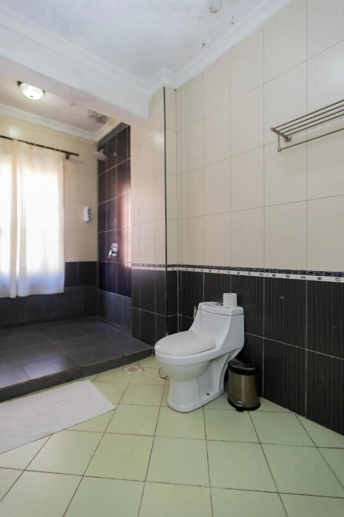 Shower in Eldon Villas