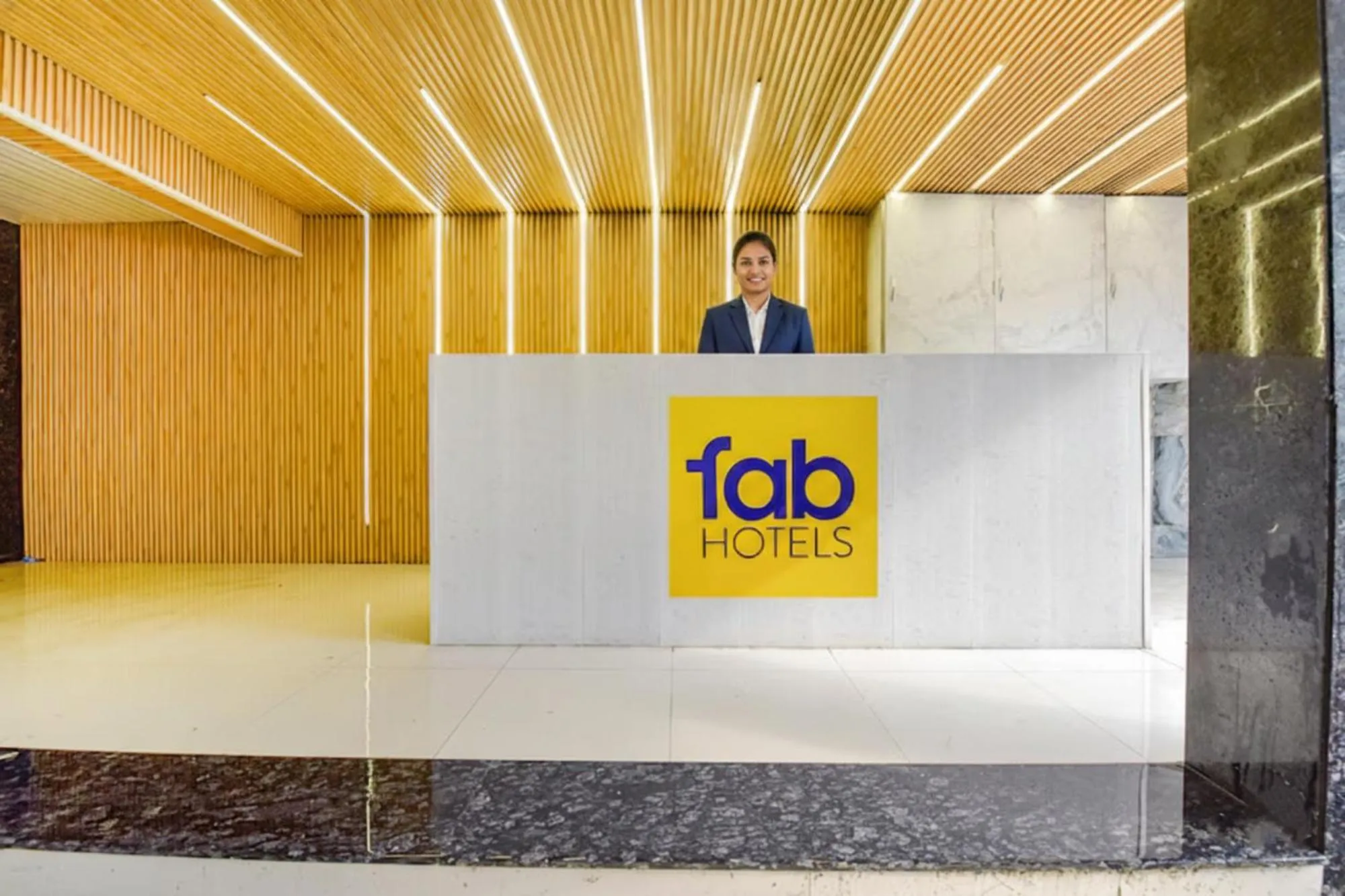 Lobby or reception in FabHotel Shri Shyam Palace