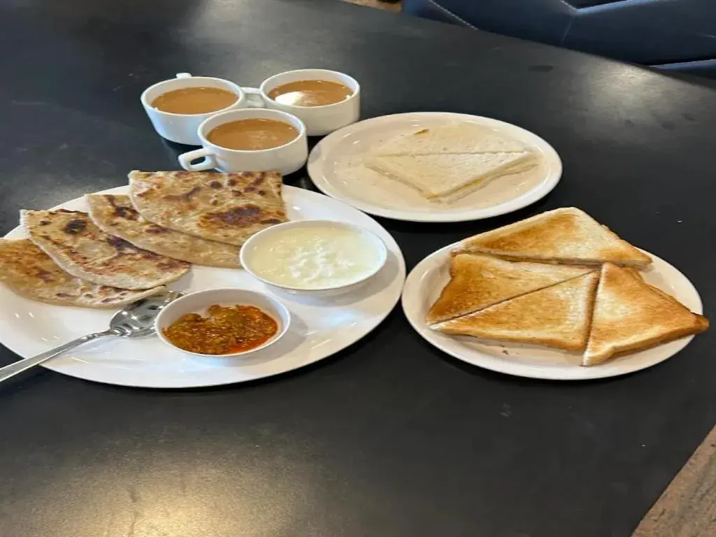 Food and drinks in Hotel Aaradhya Food and drinks in Hotel Aaradhya