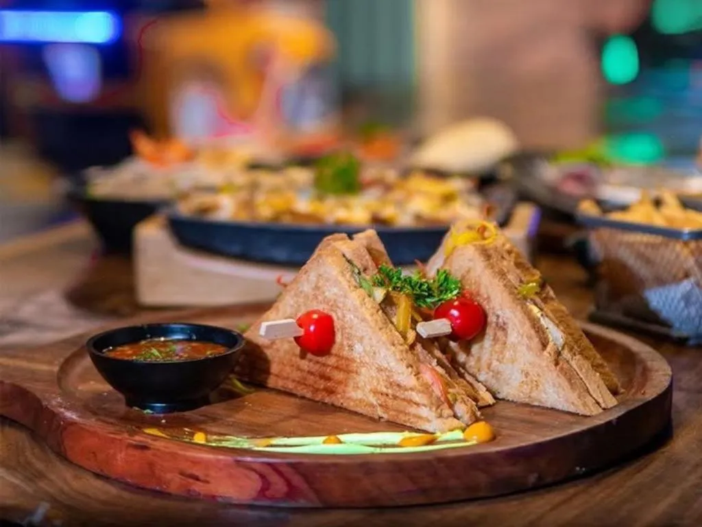 Food and drinks in Hotel Aaradhya