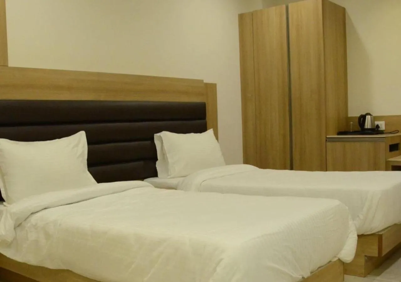 Property building, Bed in Hotel Aaradhya