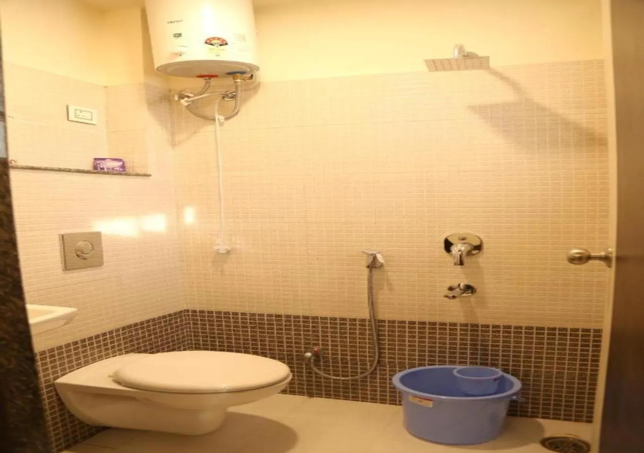 Toilet in Hotel Aaradhya