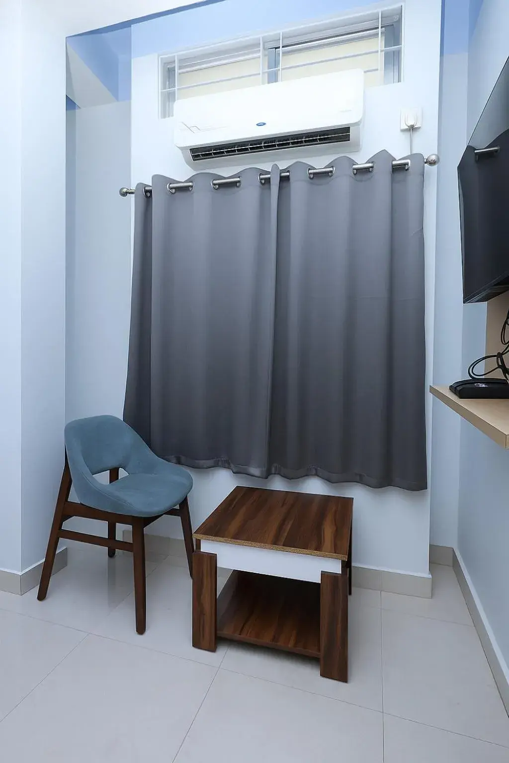 King Room with Lake View in Urban Suites Silpukhuri King Room with Lake View in Urban Suites Silpukhuri