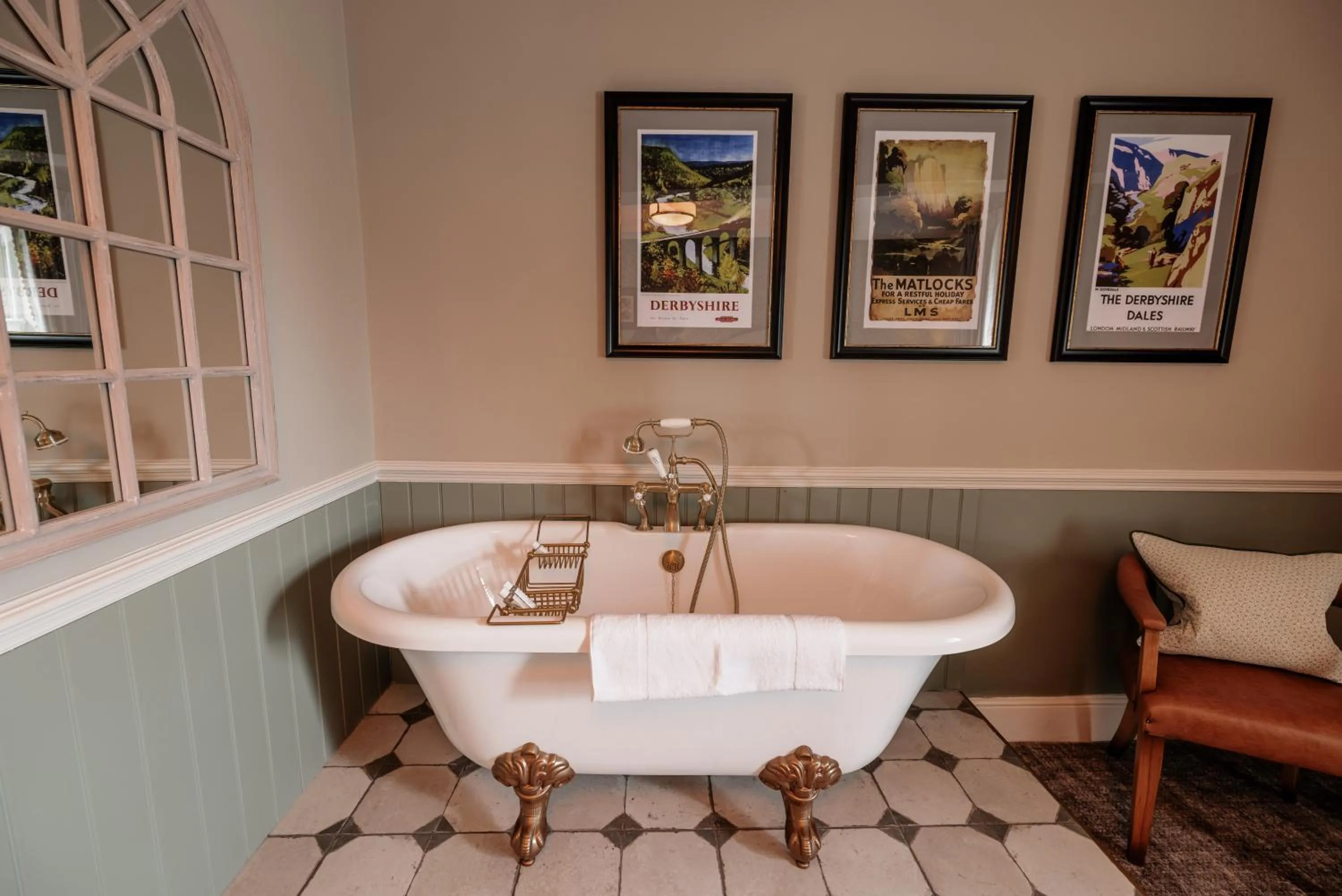 Bathroom in The Ashford Arms