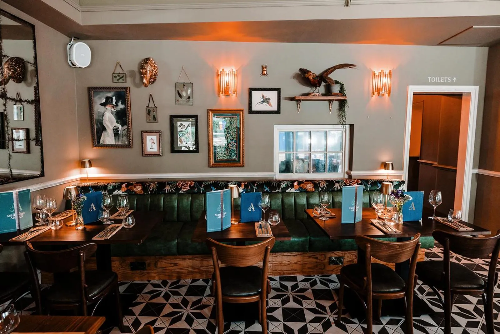 Restaurant/places to eat in The Ashford Arms