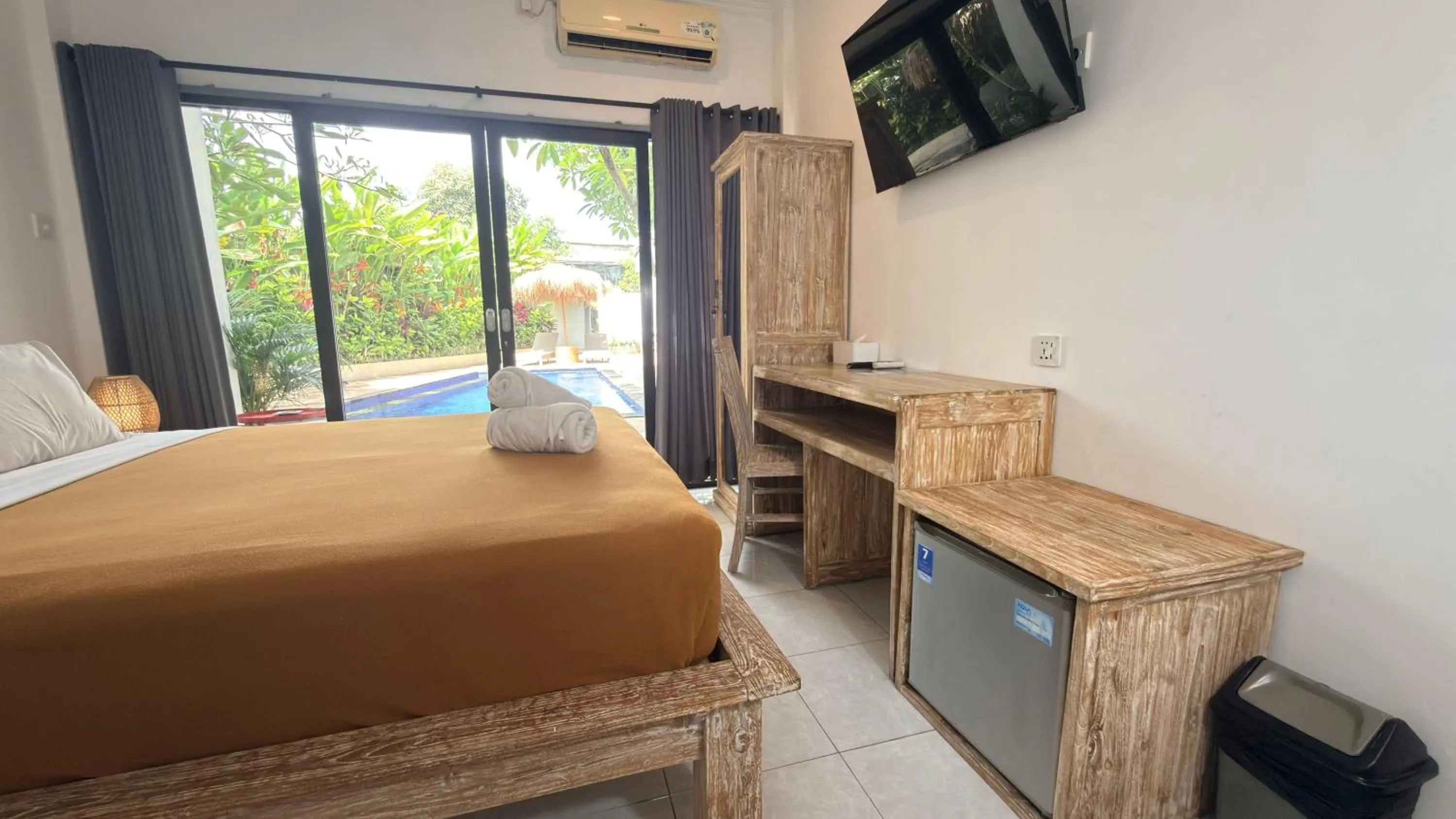 Bed in Summer of Surf Hostel Ungasan Uluwatu