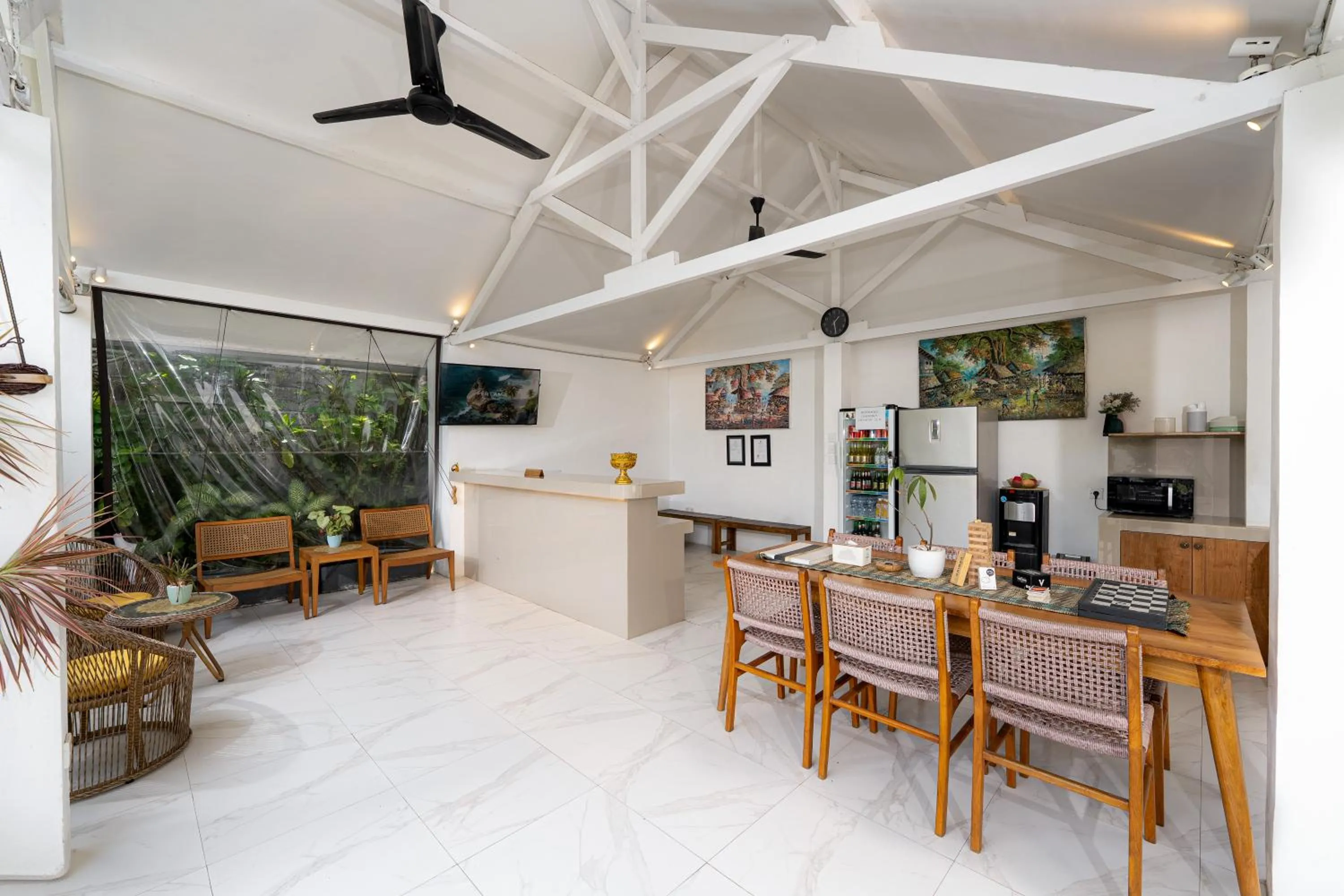 Lobby or reception in Summer of Surf Hostel Ungasan Uluwatu