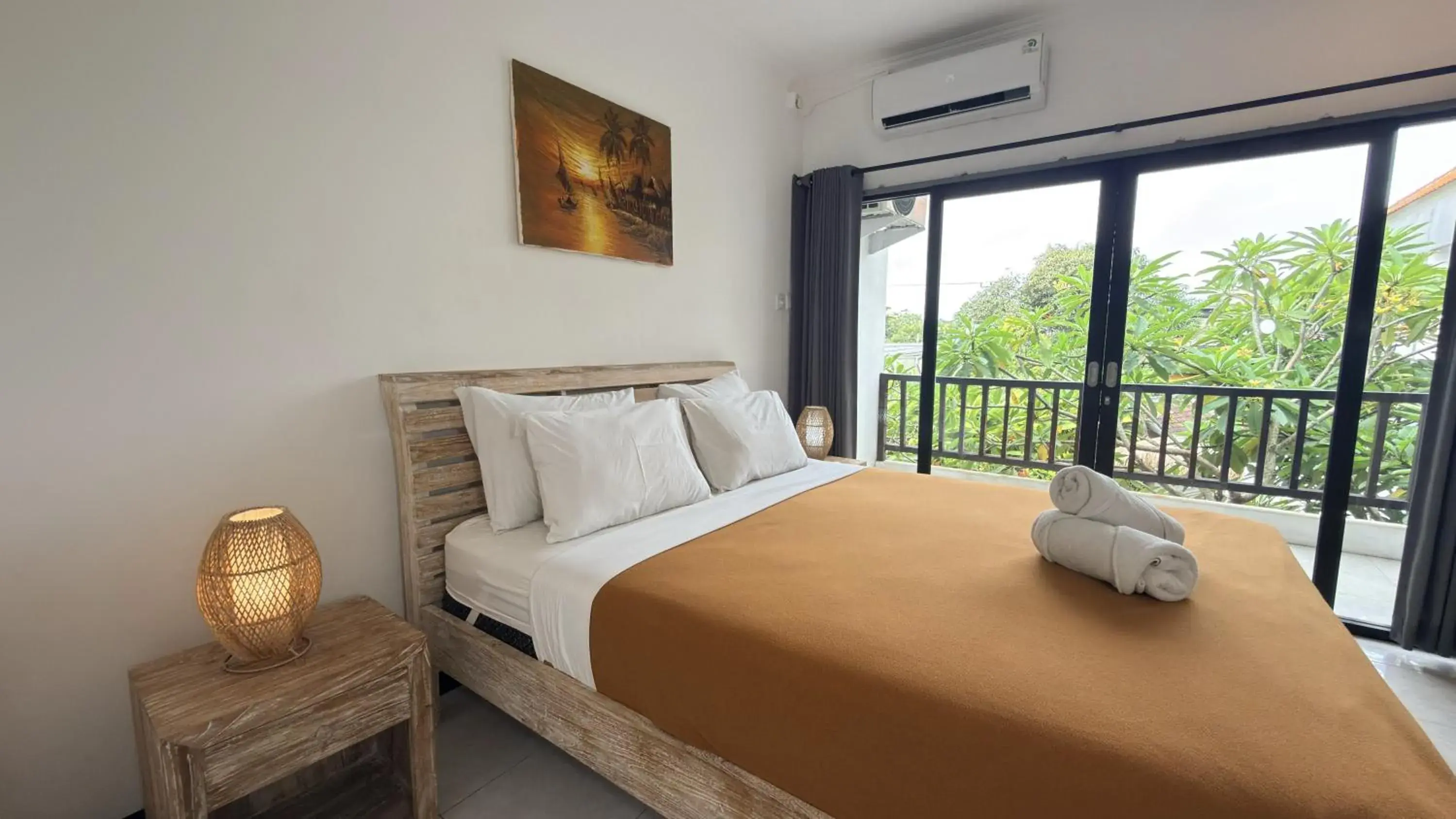 Double Room with Private Bathroom - single occupancy in Summer of Surf Hostel Ungasan Uluwatu Double Room with Private Bathroom - single occupancy in Summer of Surf Hostel Ungasan Uluwatu