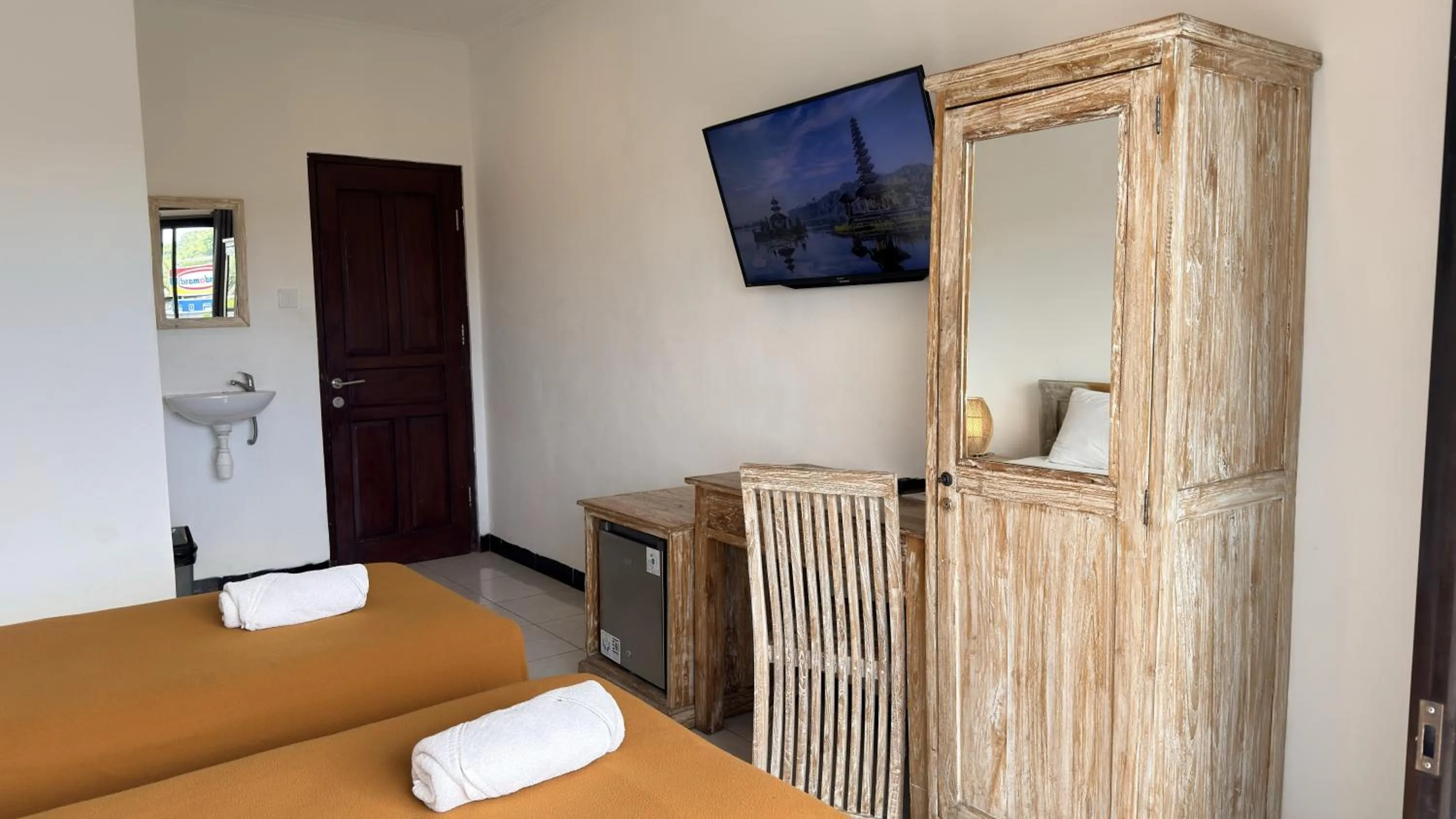 Bed in Summer of Surf Hostel Ungasan Uluwatu