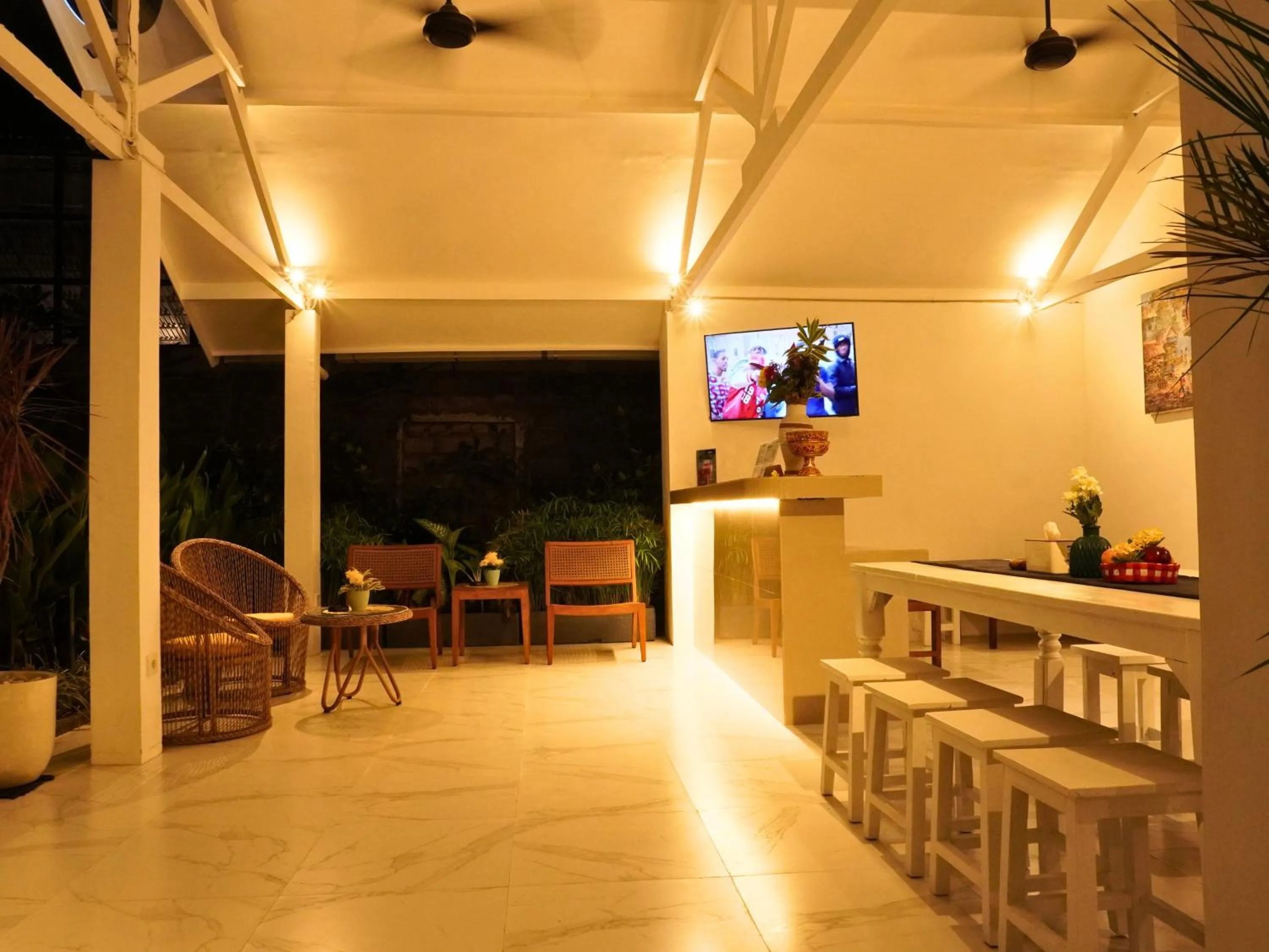 Lobby or reception in Summer of Surf Hostel Ungasan Uluwatu