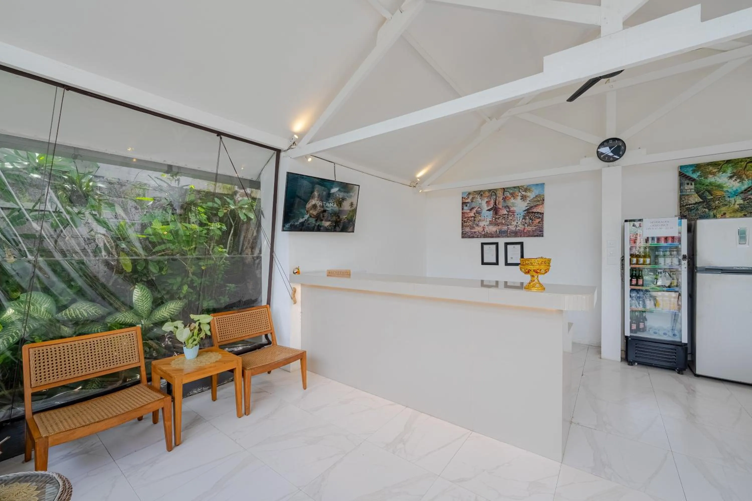Lobby or reception in Summer of Surf Hostel Ungasan Uluwatu