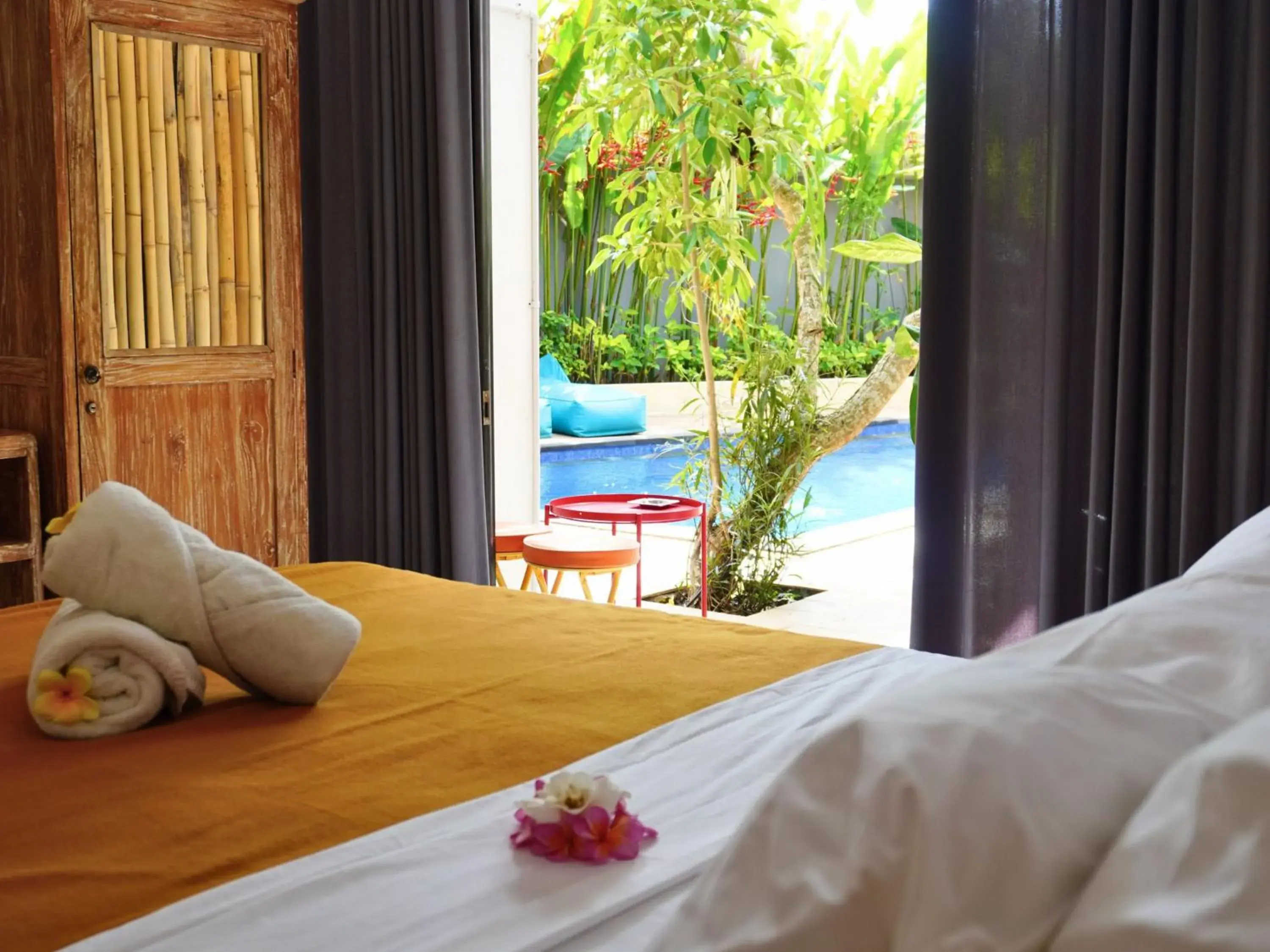 Double Room with Pool View - single occupancy in Summer of Surf Hostel Uluwatu Double Room with Pool View - single occupancy in Summer of Surf Hostel Uluwatu