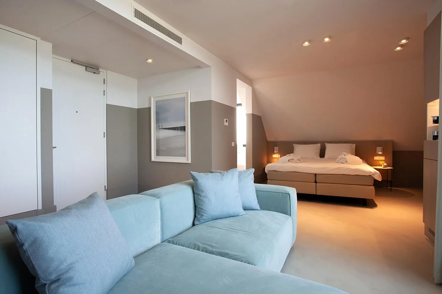 Photo of the whole room, Bed in Strandhotel