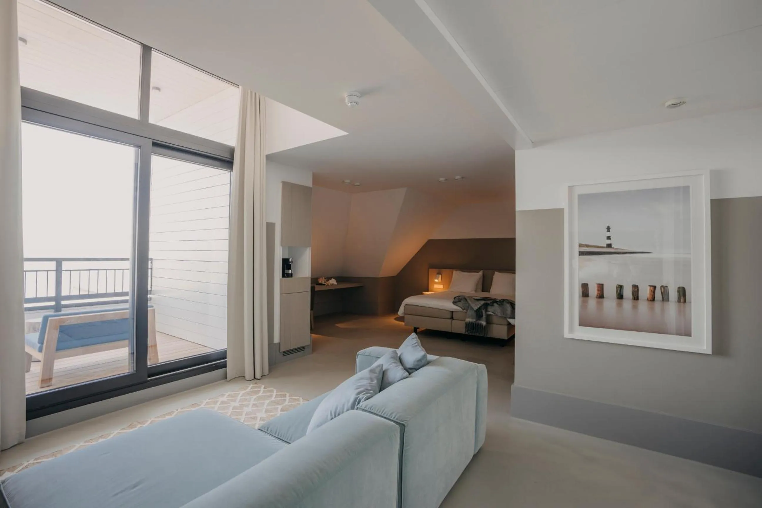 Photo of the whole room, Bed in Strandhotel