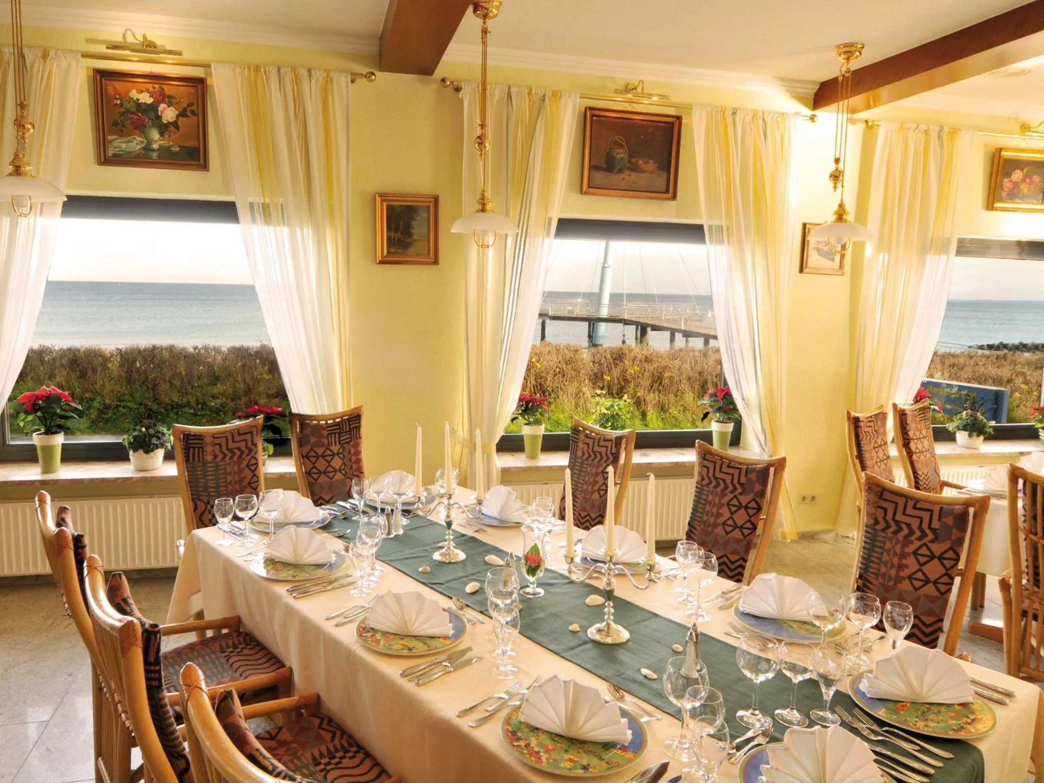 Restaurant/places to eat in Hotel Seeschlösschen