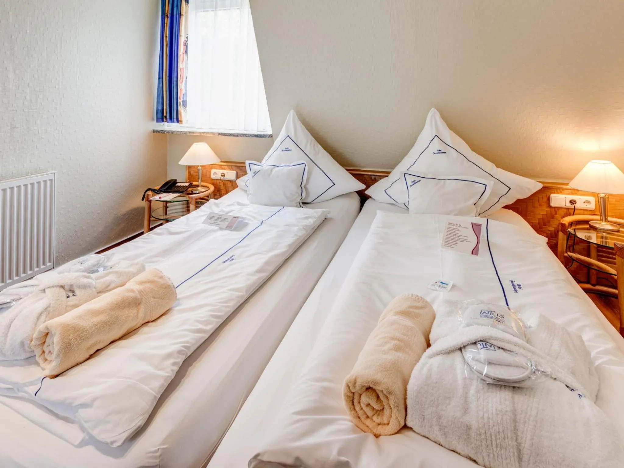 Bedroom, Bed in Hotel Seeschlösschen