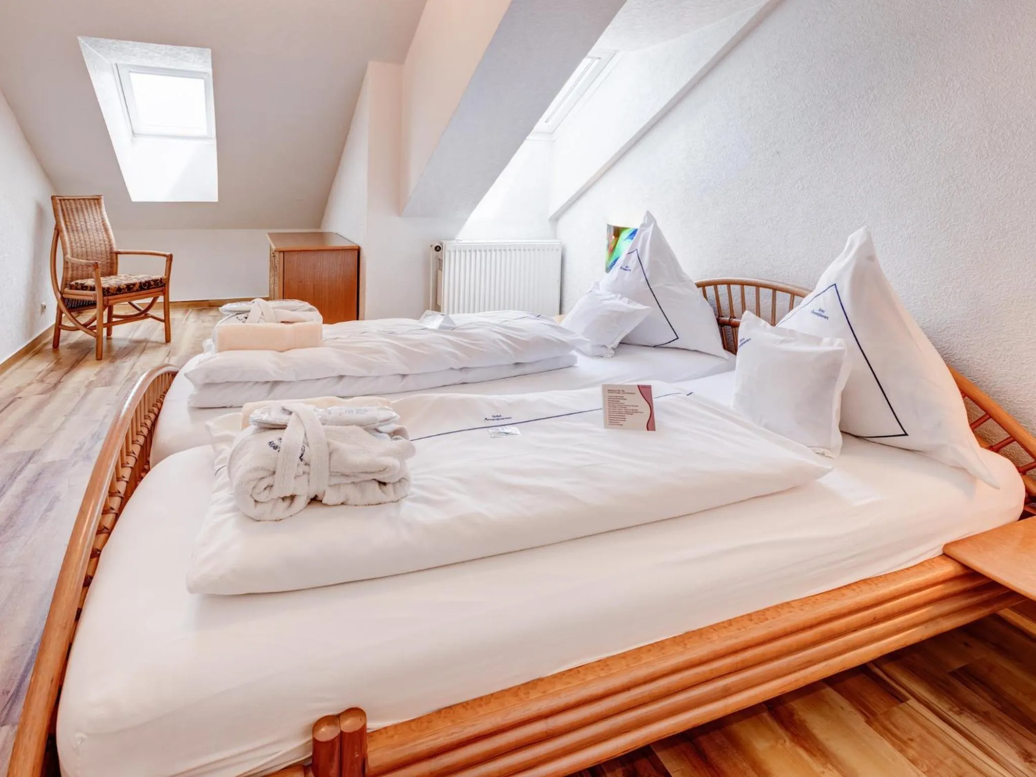Bedroom, Bed in Hotel Seeschlösschen