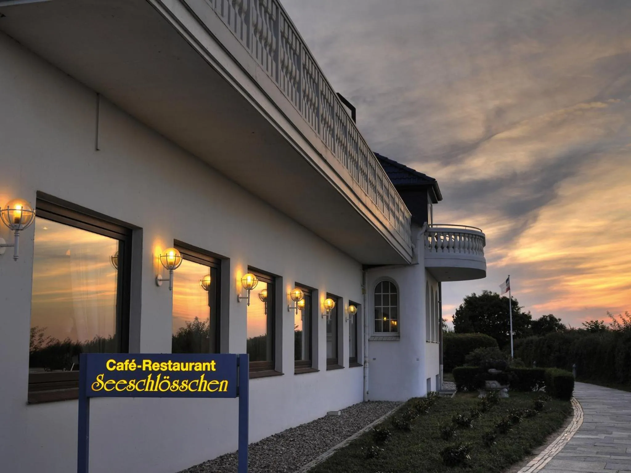 Facade/entrance in Hotel Seeschlösschen