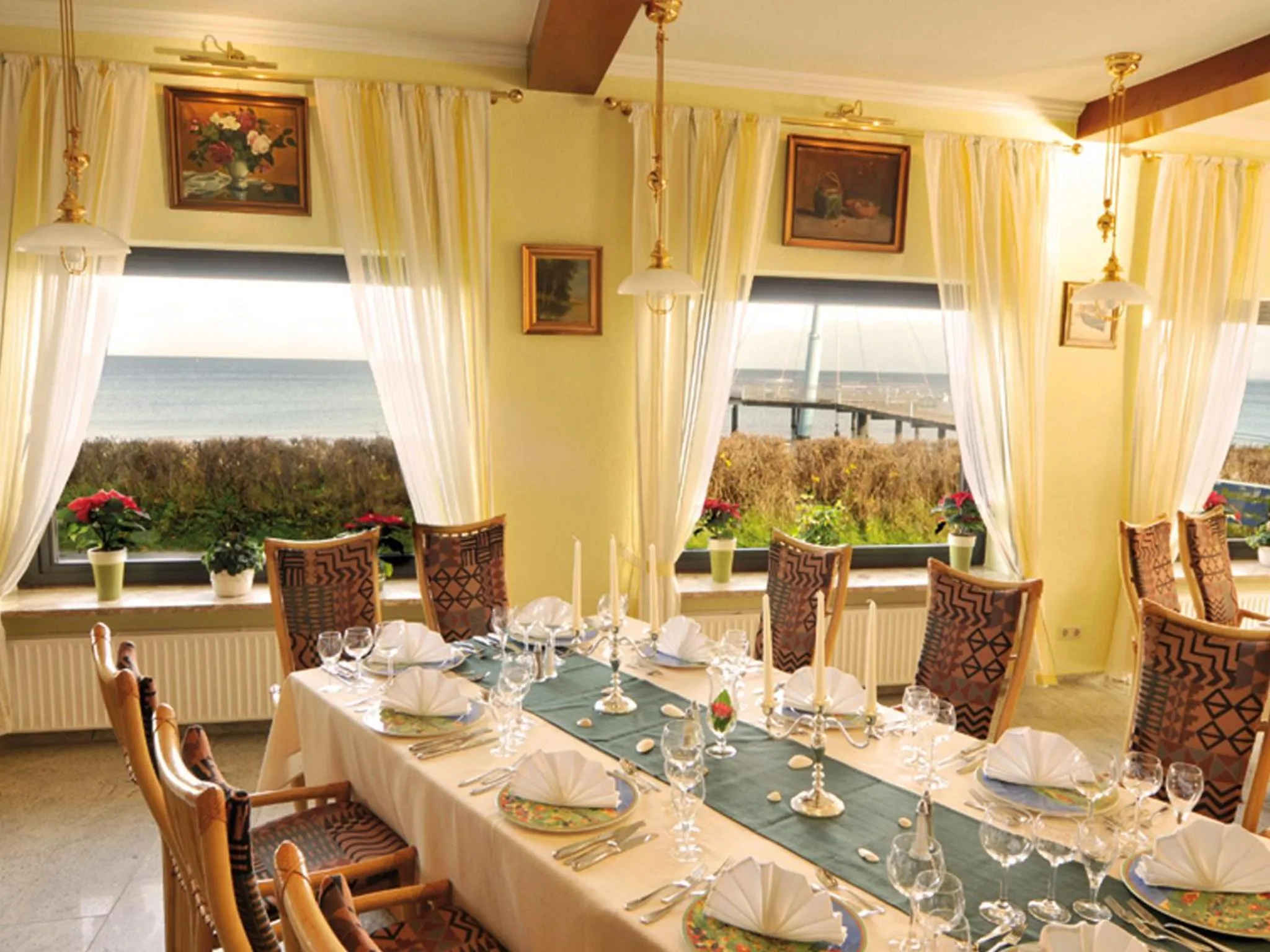Restaurant/places to eat in Hotel Seeschlösschen