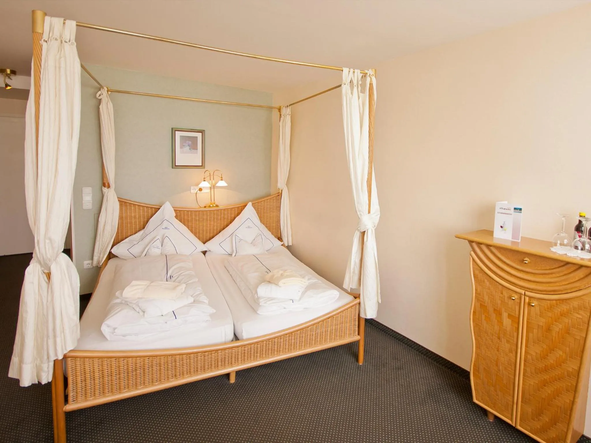 Bedroom, Bed in Hotel Seeschlösschen