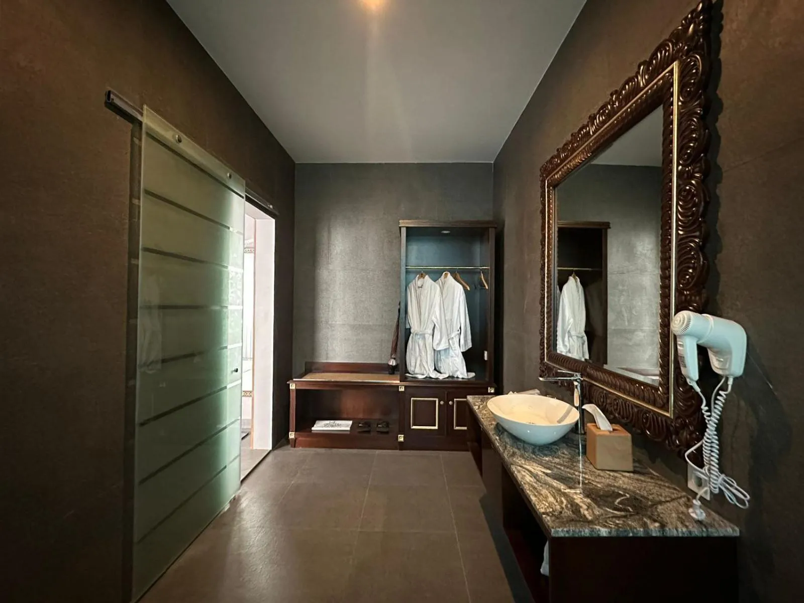 Tabebuya Resto & Resort