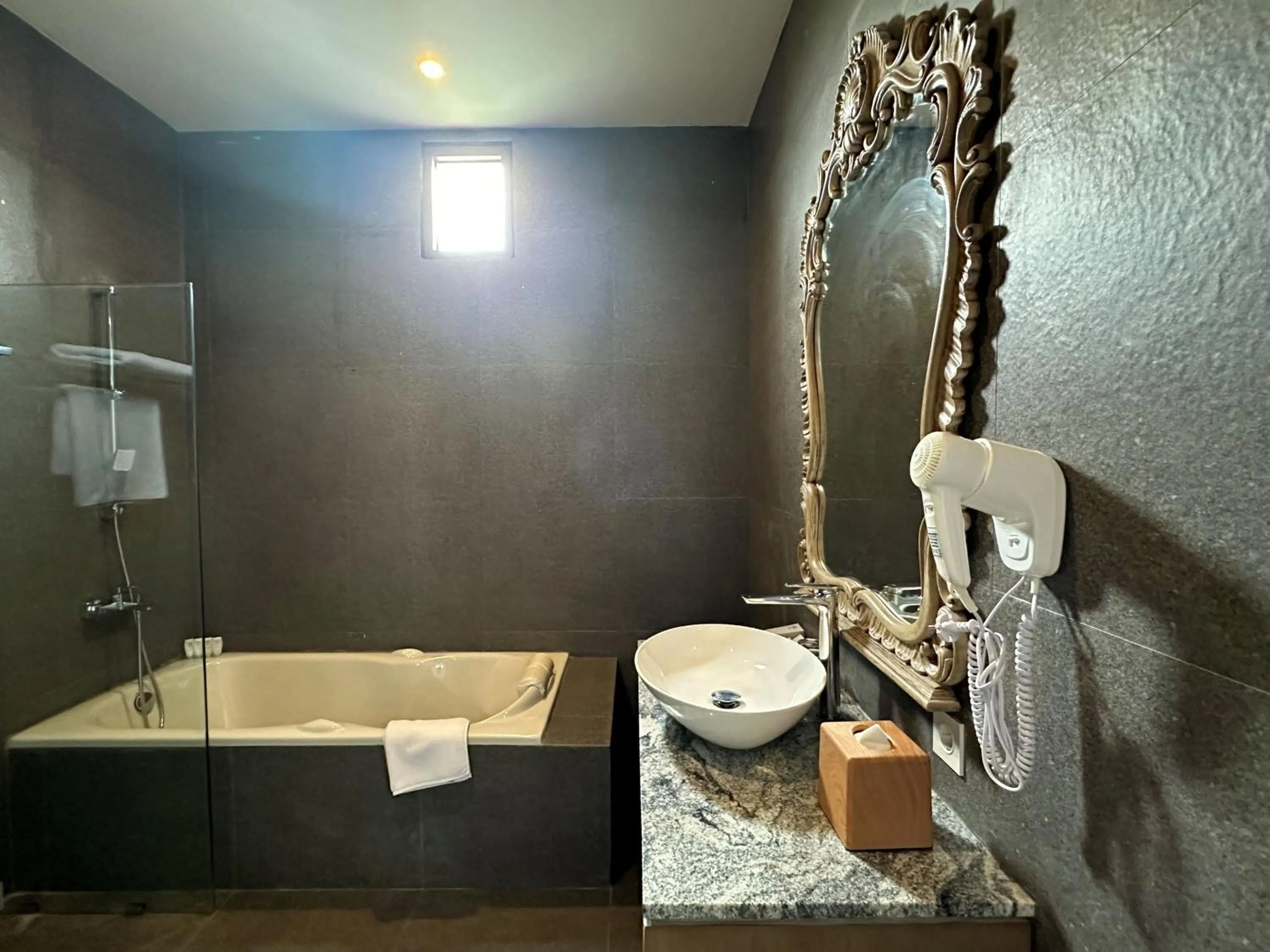 Tabebuya Resto & Resort