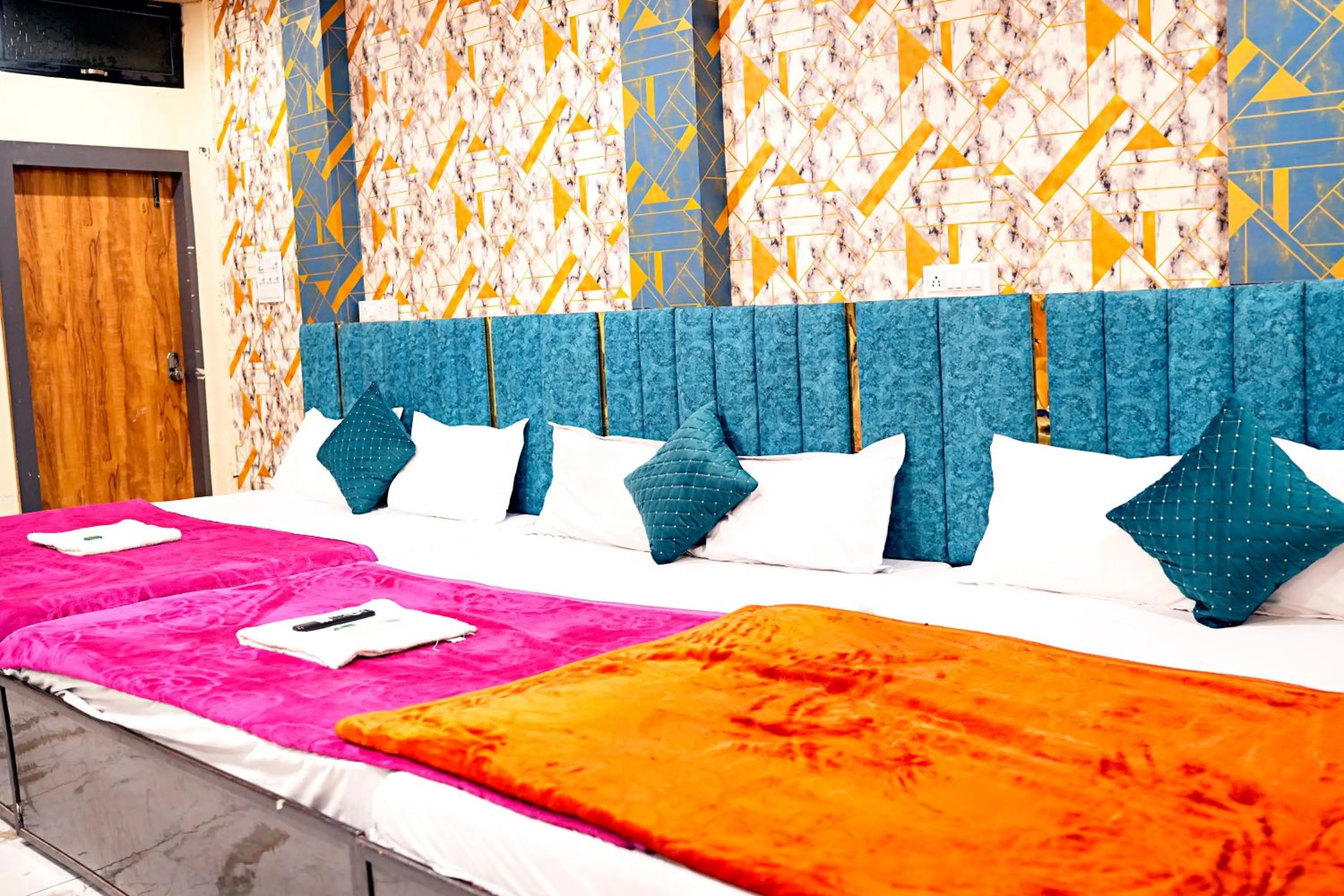 Bed in Hotel Mahalok Palace