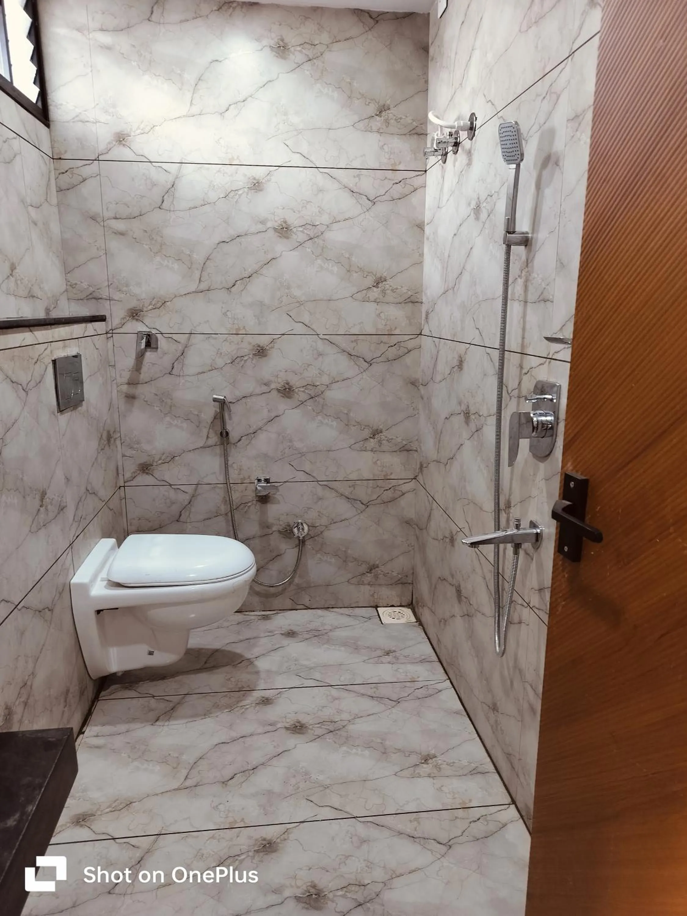 Shower in Hotel Mahalok Palace