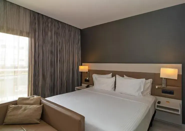 TV and multimedia, Bed in SH Colón Valencia TV and multimedia, Bed in SH Colón Valencia