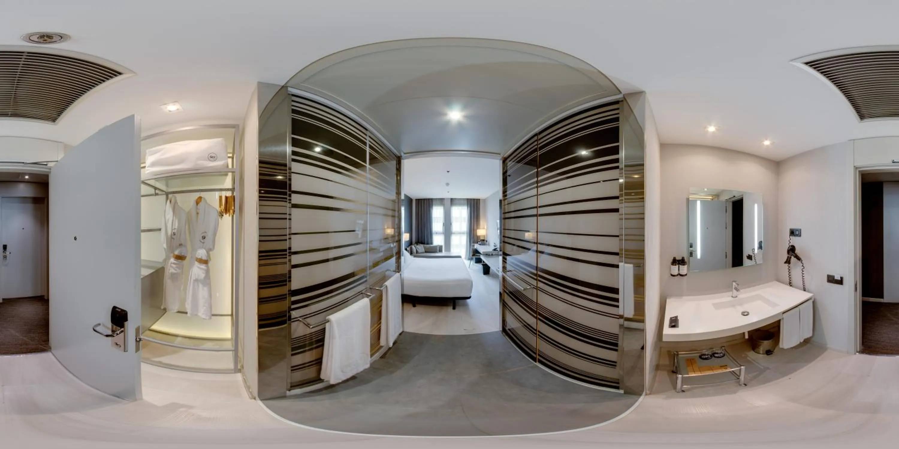 Bathroom, Bed in SH Colón Valencia