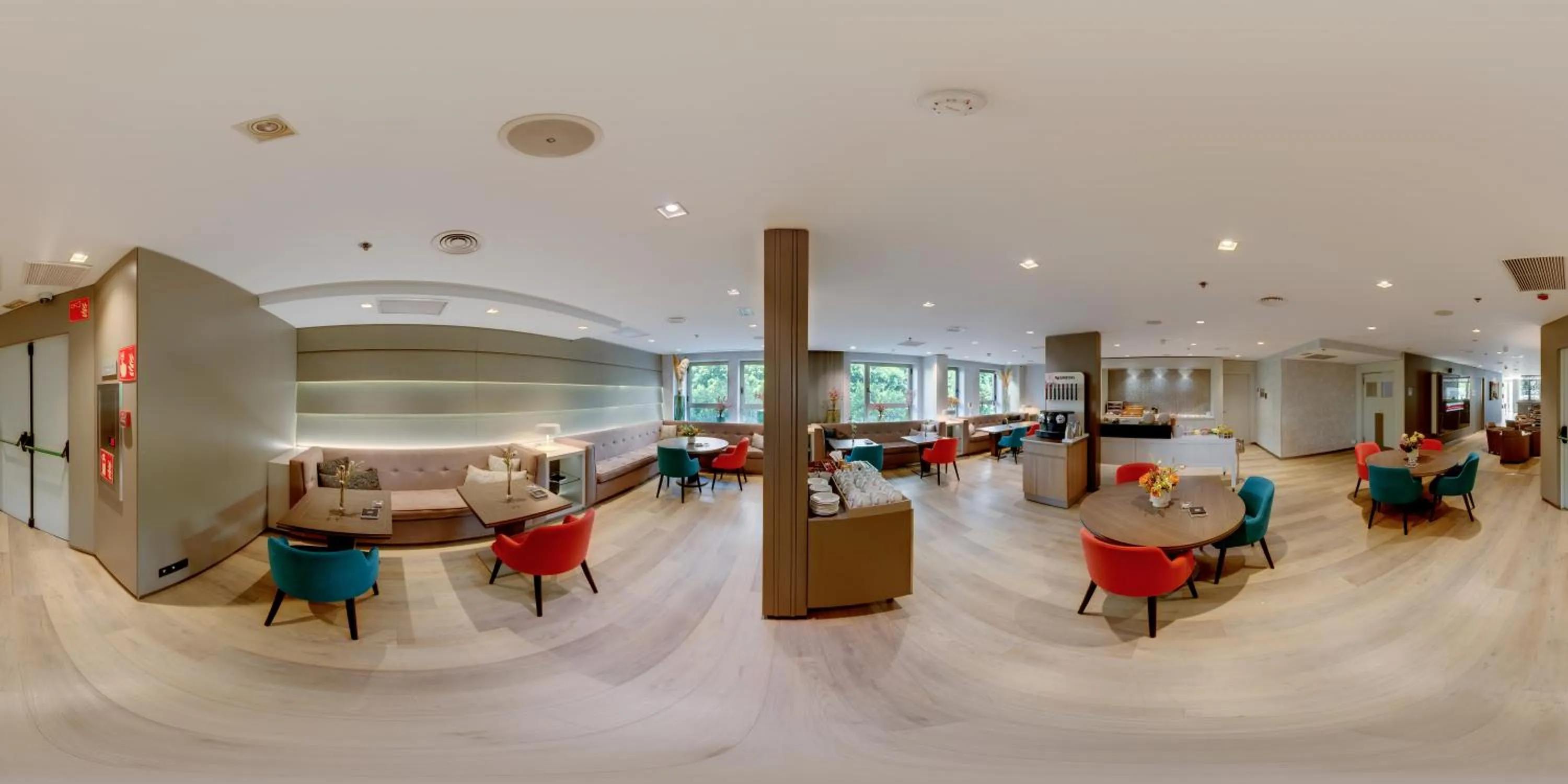 Restaurant/places to eat in SH Colón Valencia