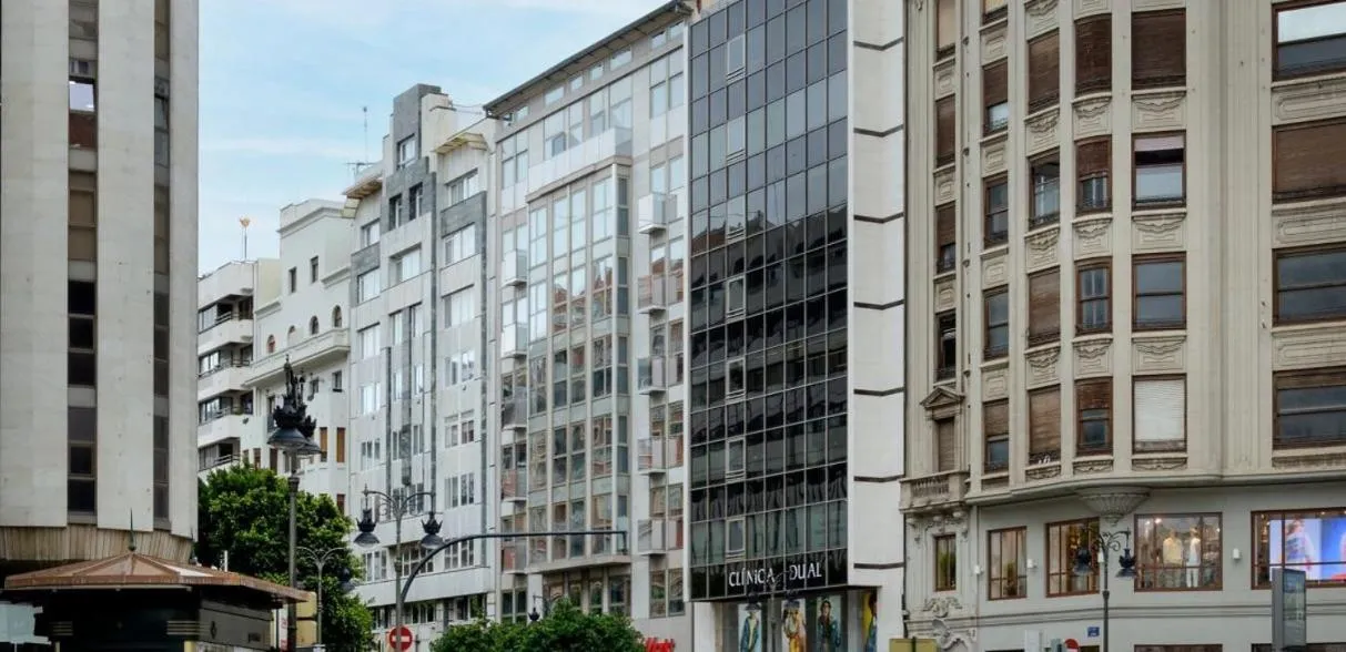 Property building in SH Colón Valencia