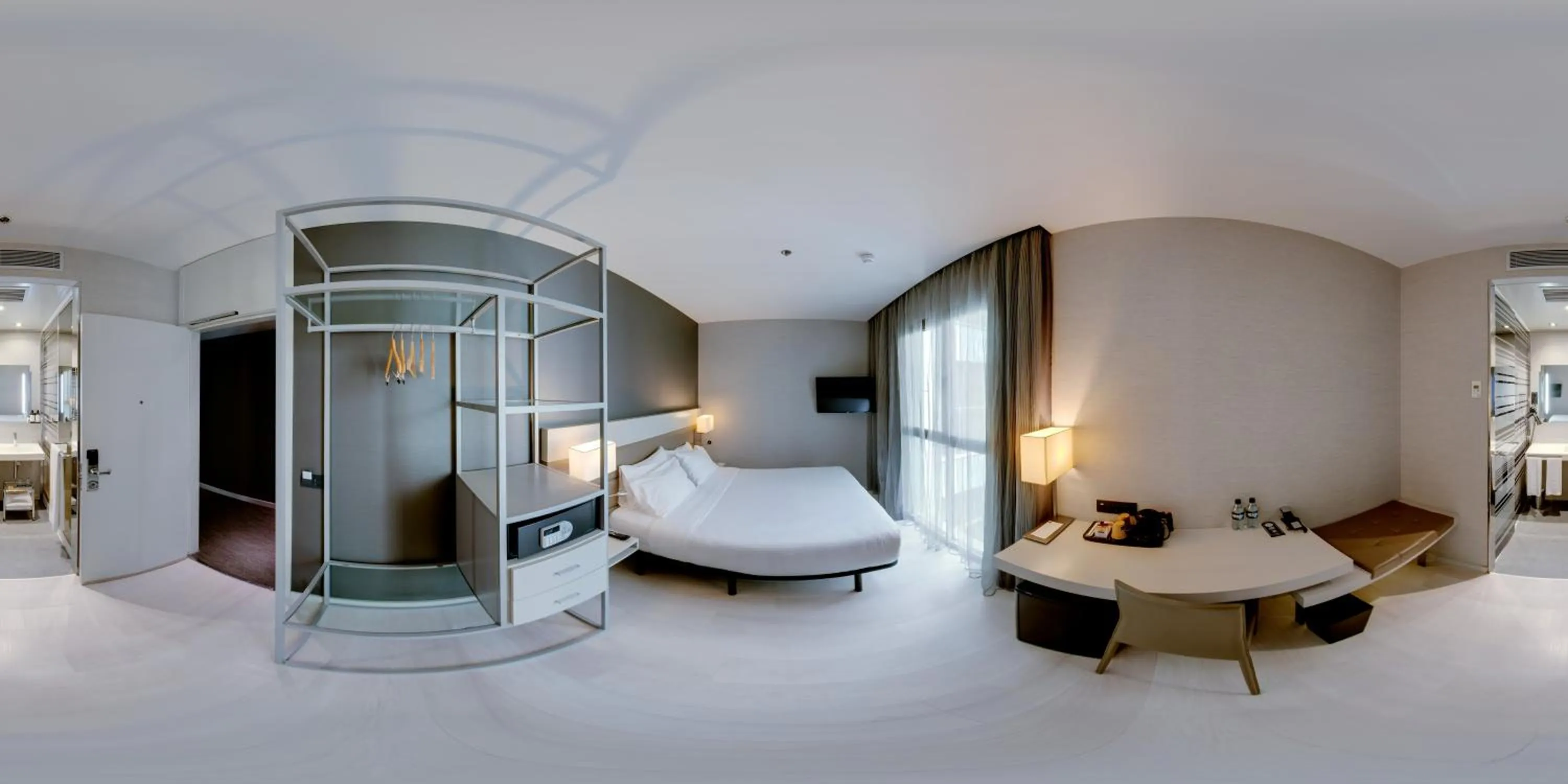 Photo of the whole room in SH Colón Valencia