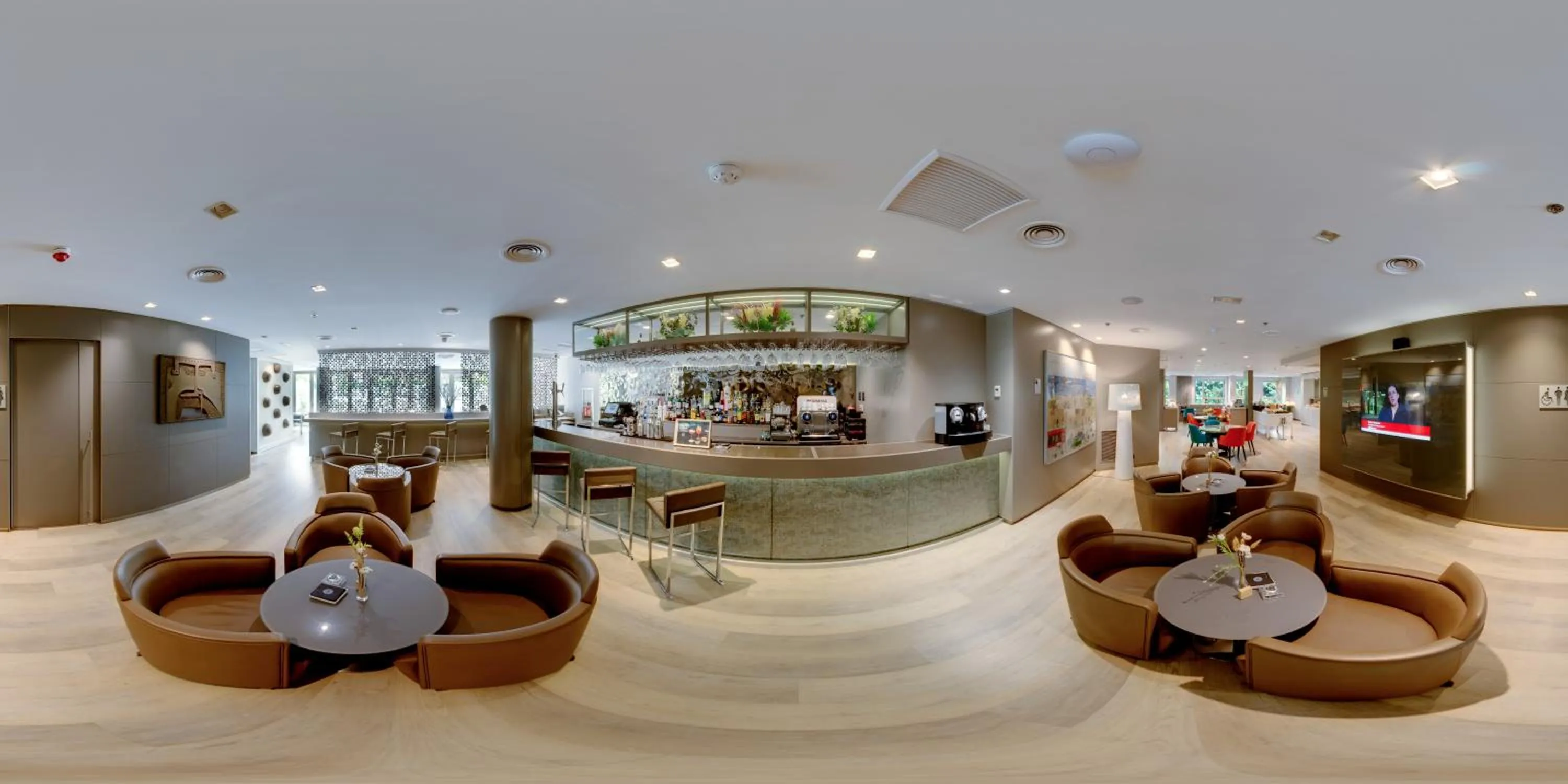 Restaurant/places to eat in SH Colón Valencia