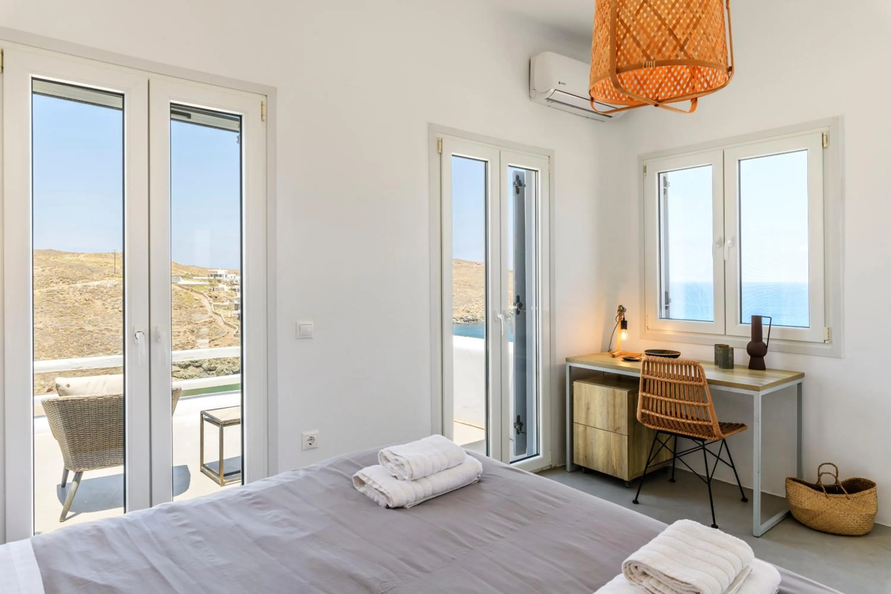 Bed in Mykonos Residence Villas & Suites Merchia beach